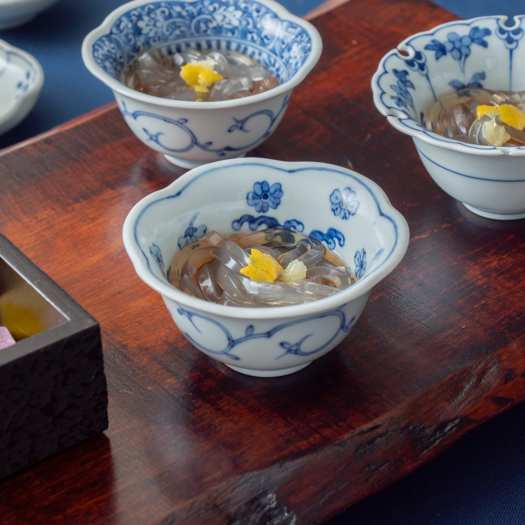 Petaled Rim Peony Kobachi Small Bowl