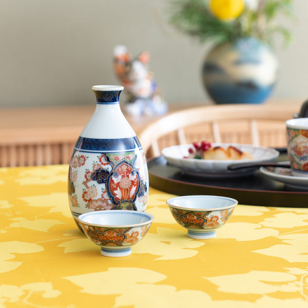 Arita Porcelain Lab Yazaemon "Old Imari" Sakura Sake Set