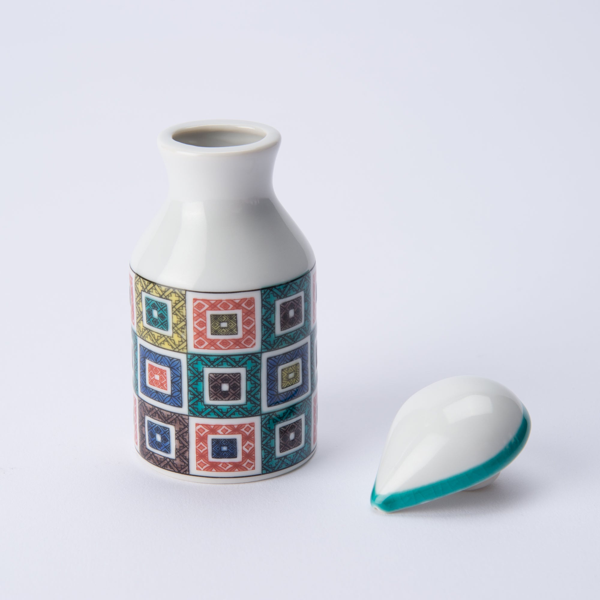 Patterned Soy Sauce Dispenser