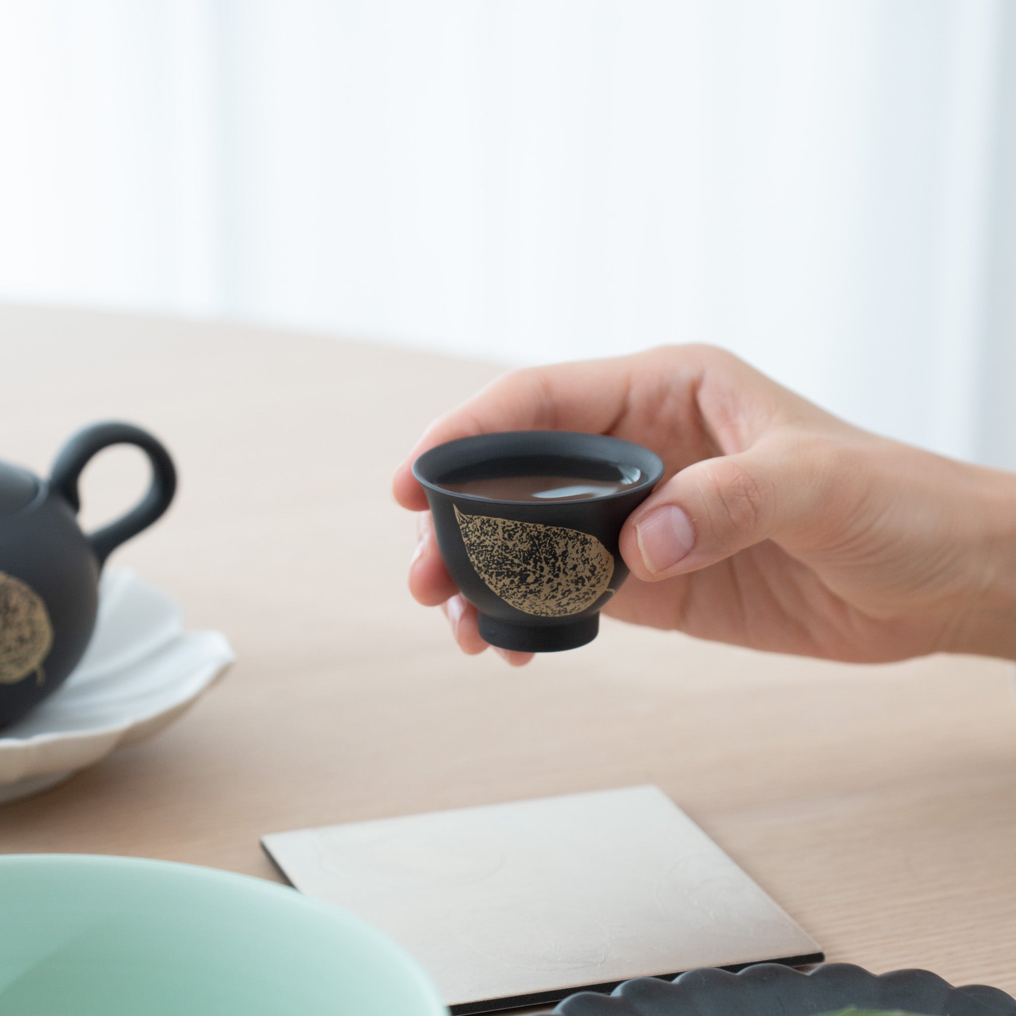 Shoho Black Leaf Tokoname Japanese Teapot Set 6.1oz(180ml)-Sasame and Ceramesh