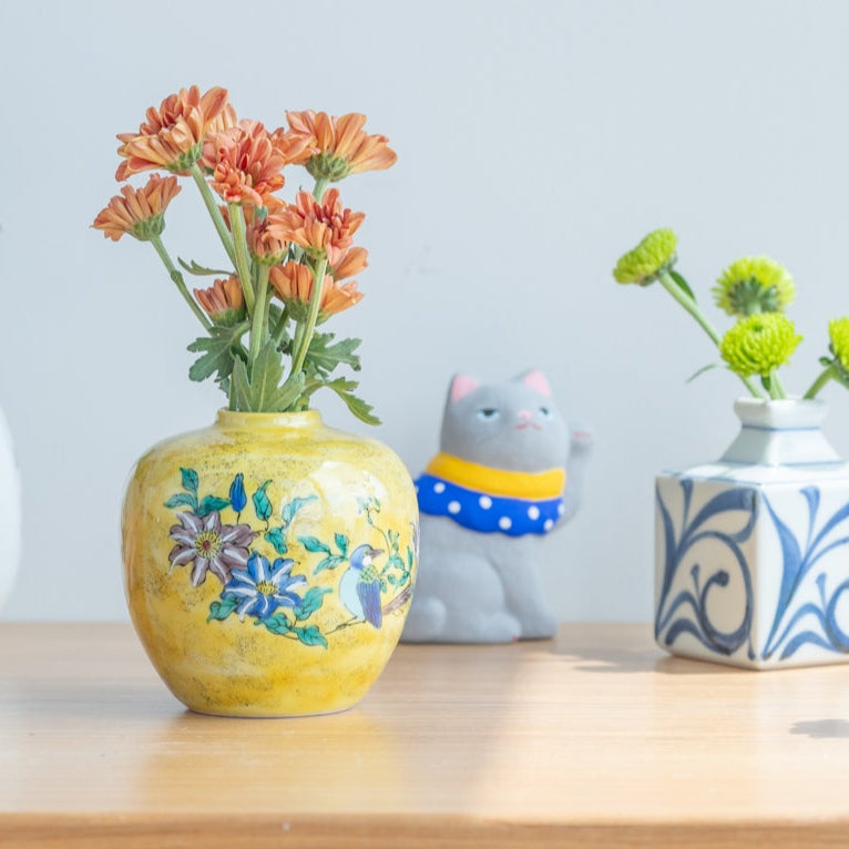 Jarrón japonés con flores y pájaros de Yoshidaya