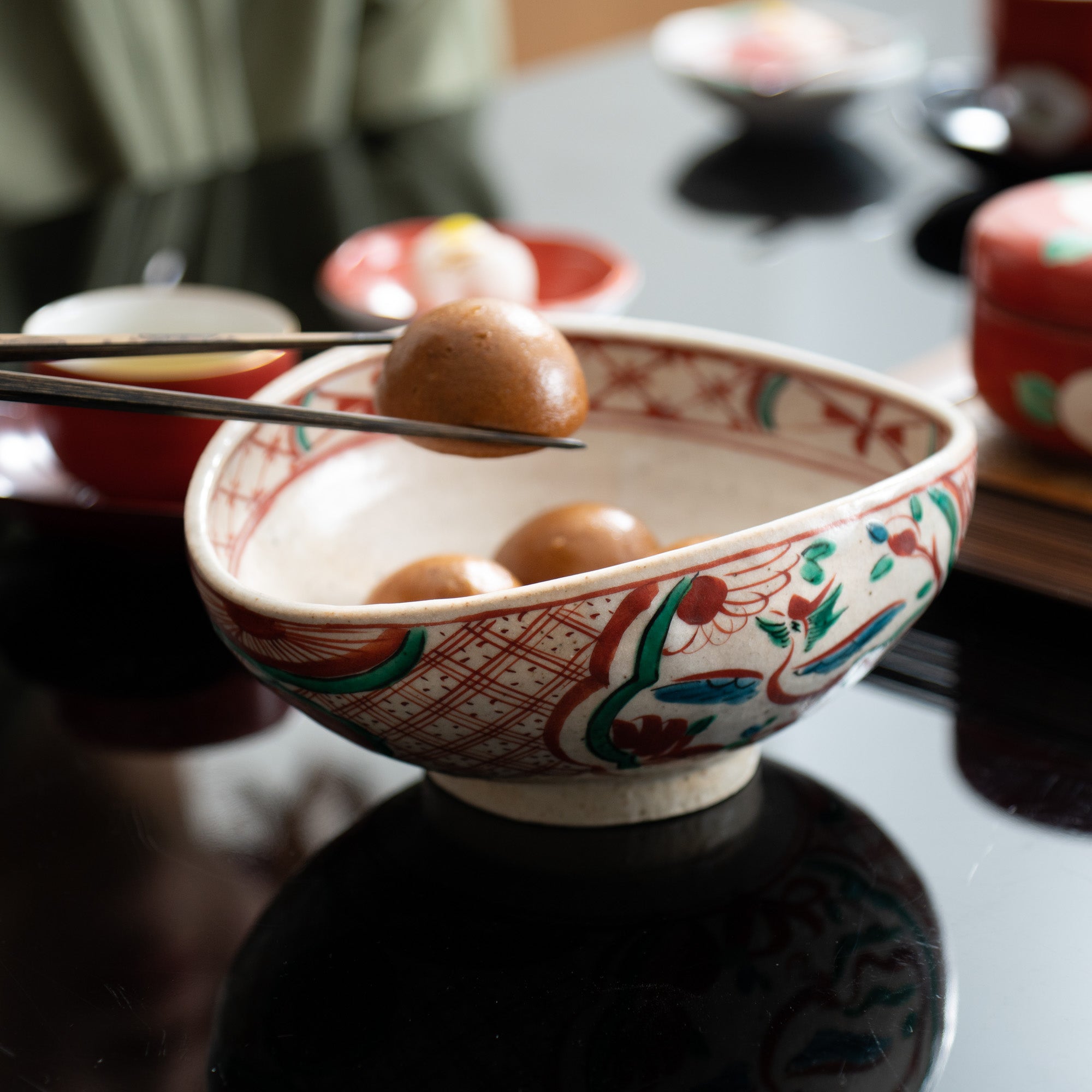Auspicious Akae Oval Medium Bowl