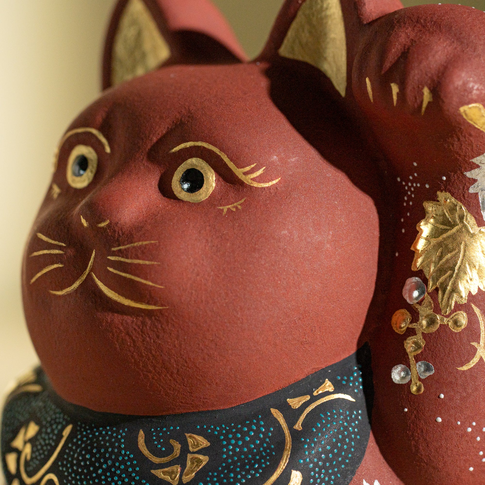 Red Morikin Shirochibu Grape Pattern Lucky Cat