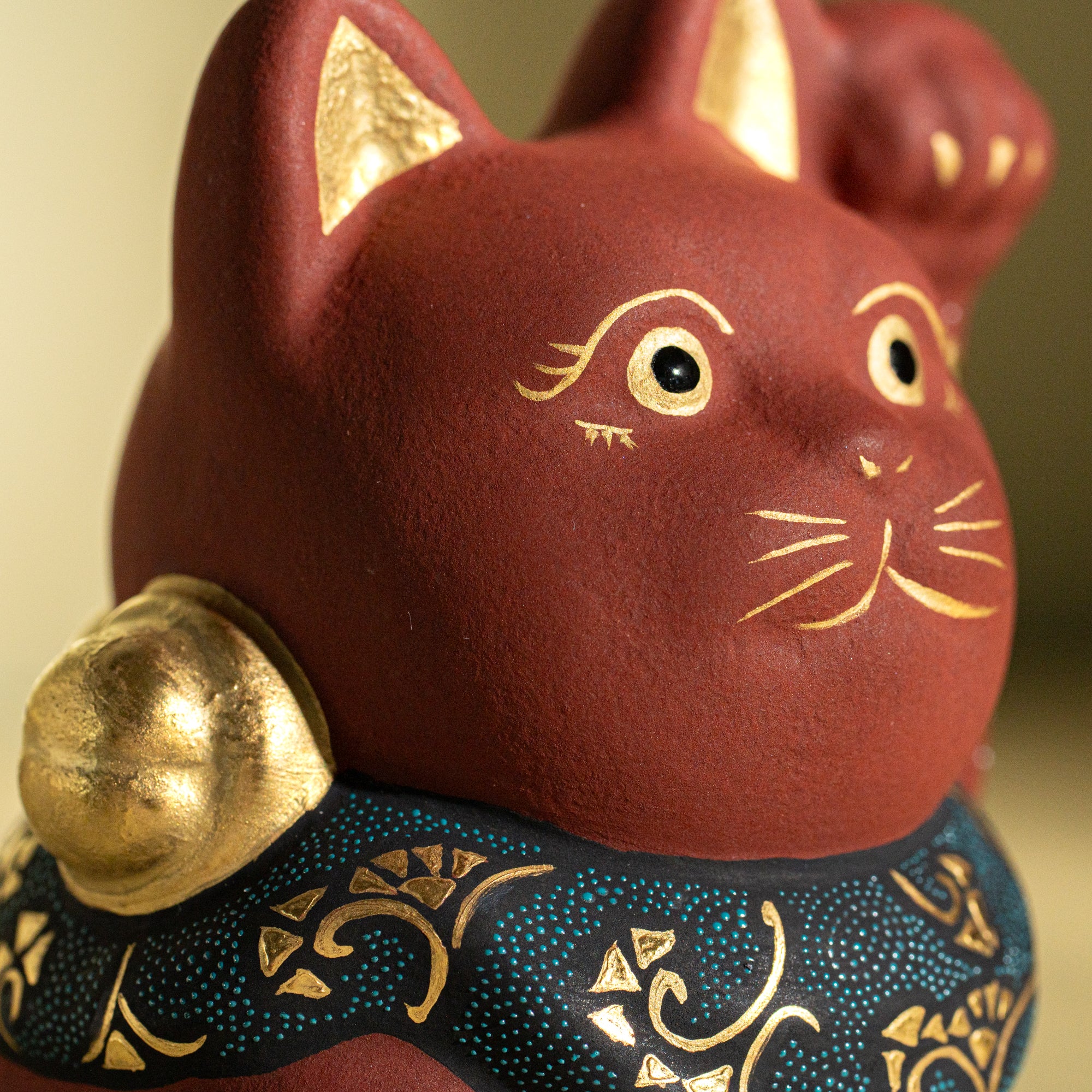 Red Morikin Shirochibu Grape Pattern Lucky Cat