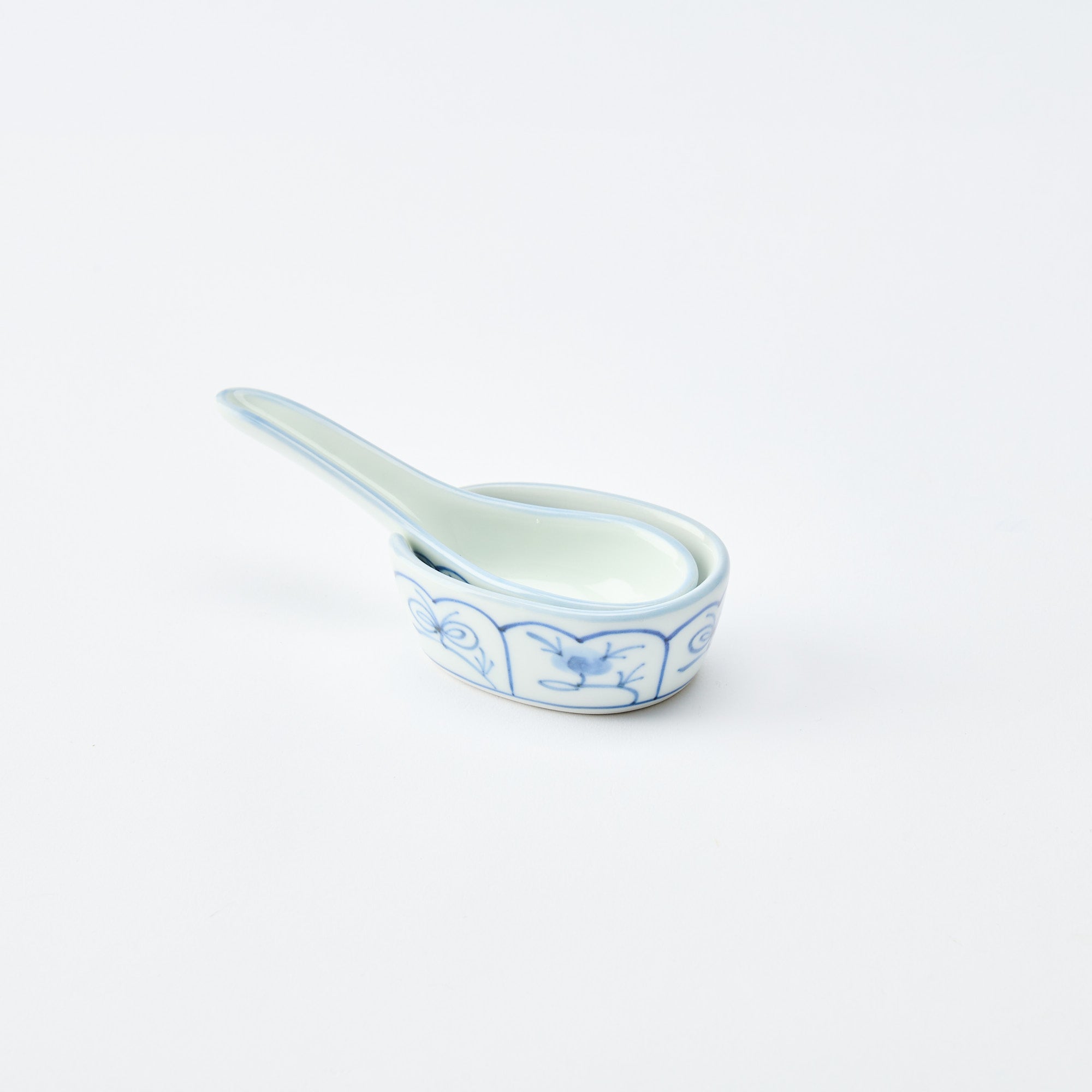 Traditional Patterned Ramen Spoon with Spoon Rest
