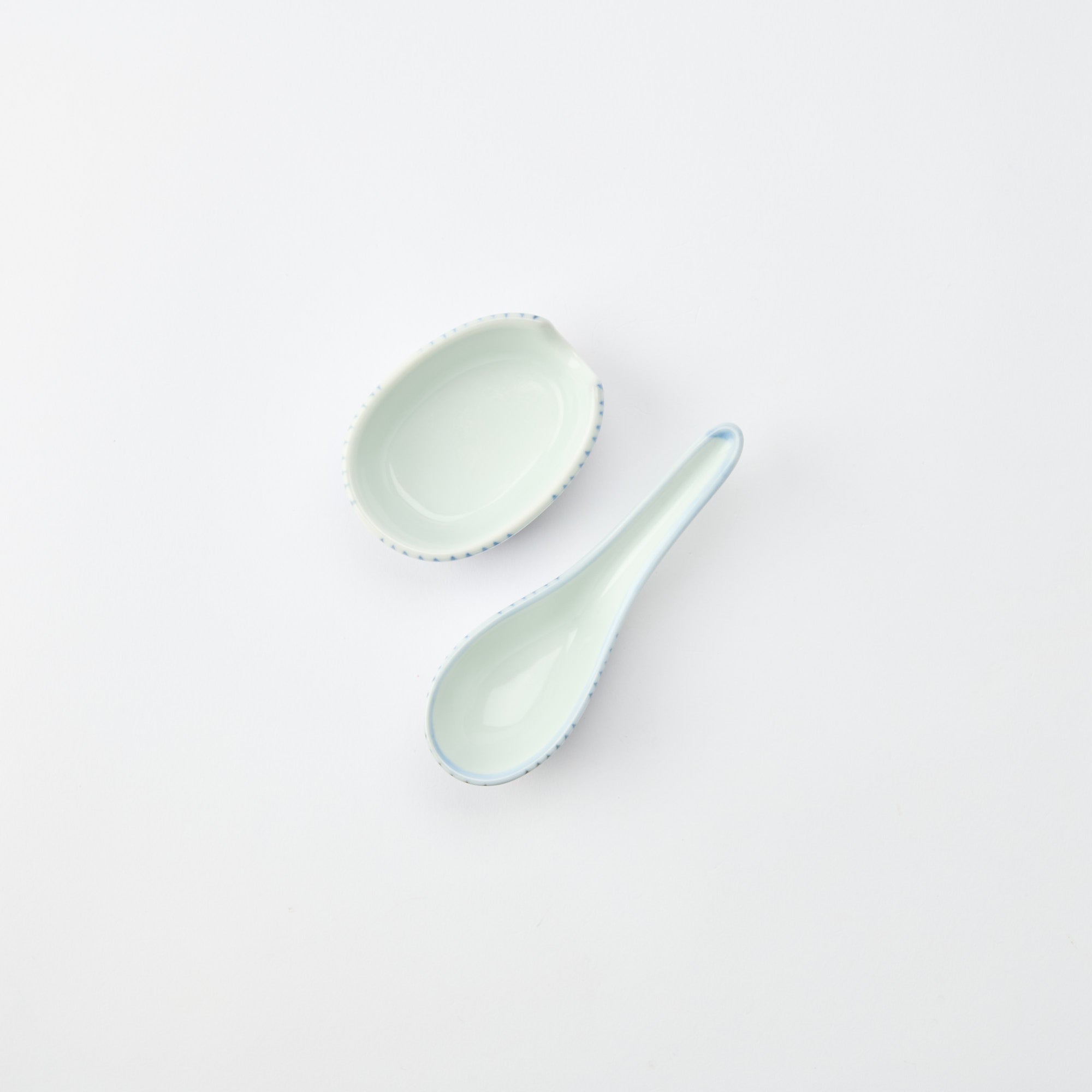 Traditional Patterned Ramen Spoon with Spoon Rest