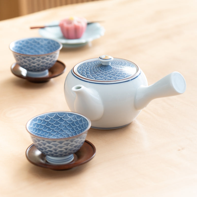 Midou Kiln Seigaiha Blue Wave Hasami Japanese Teapot Set 12.5 oz (370 ml)