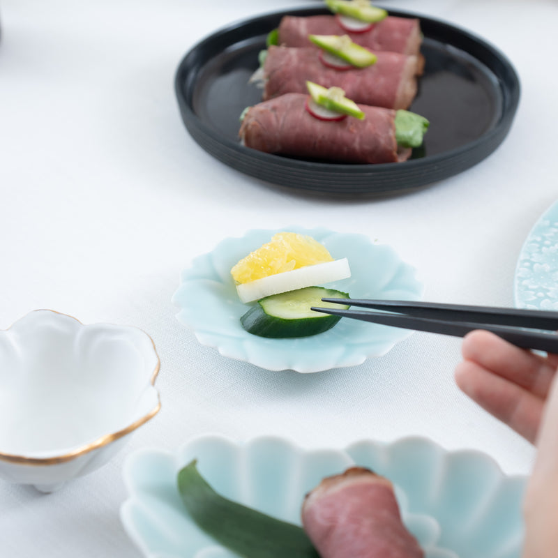 Hataman Touen Moist Sakura Imari Nabeshima Ware Sauce Plate