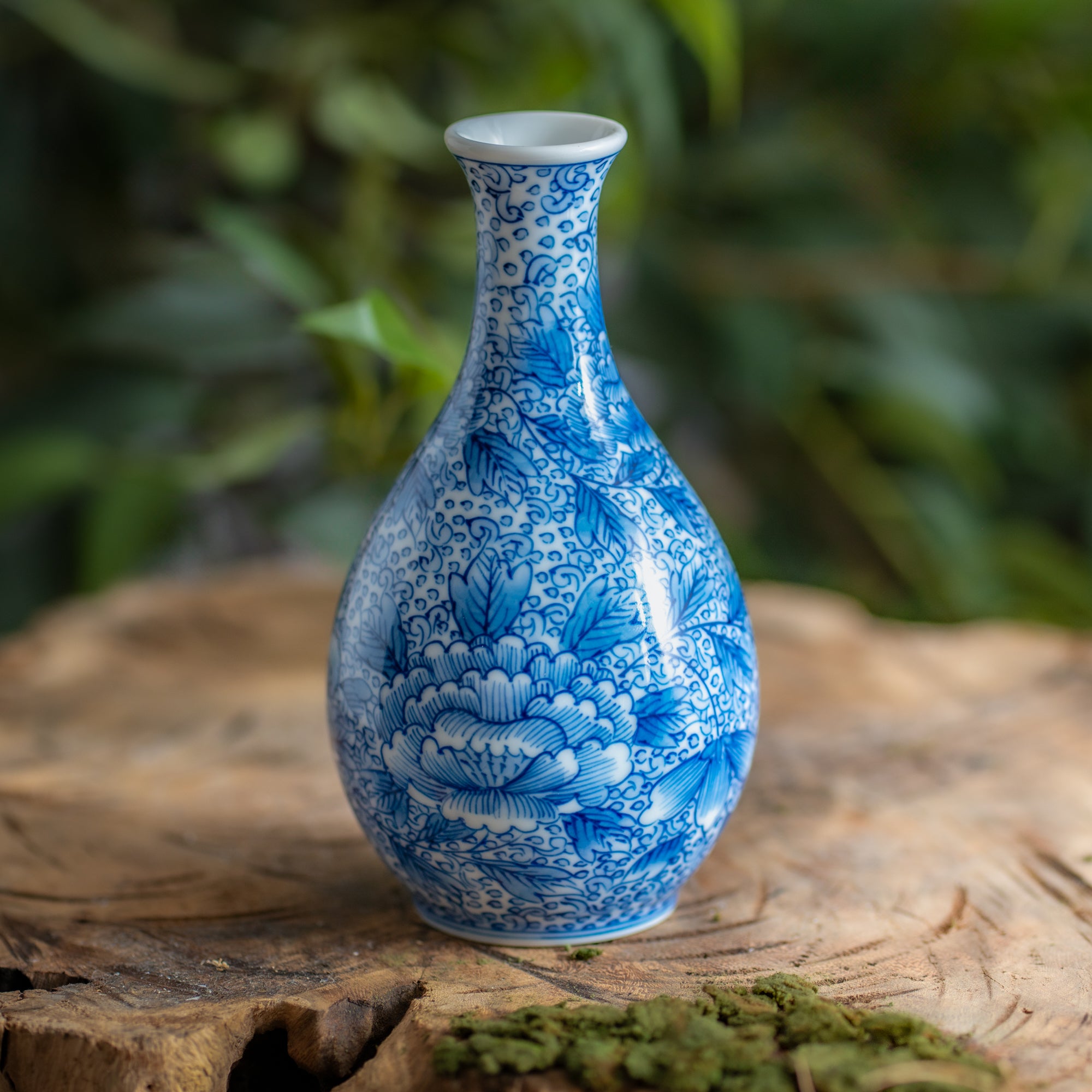 Peony Arabesque Patterned Sake Set