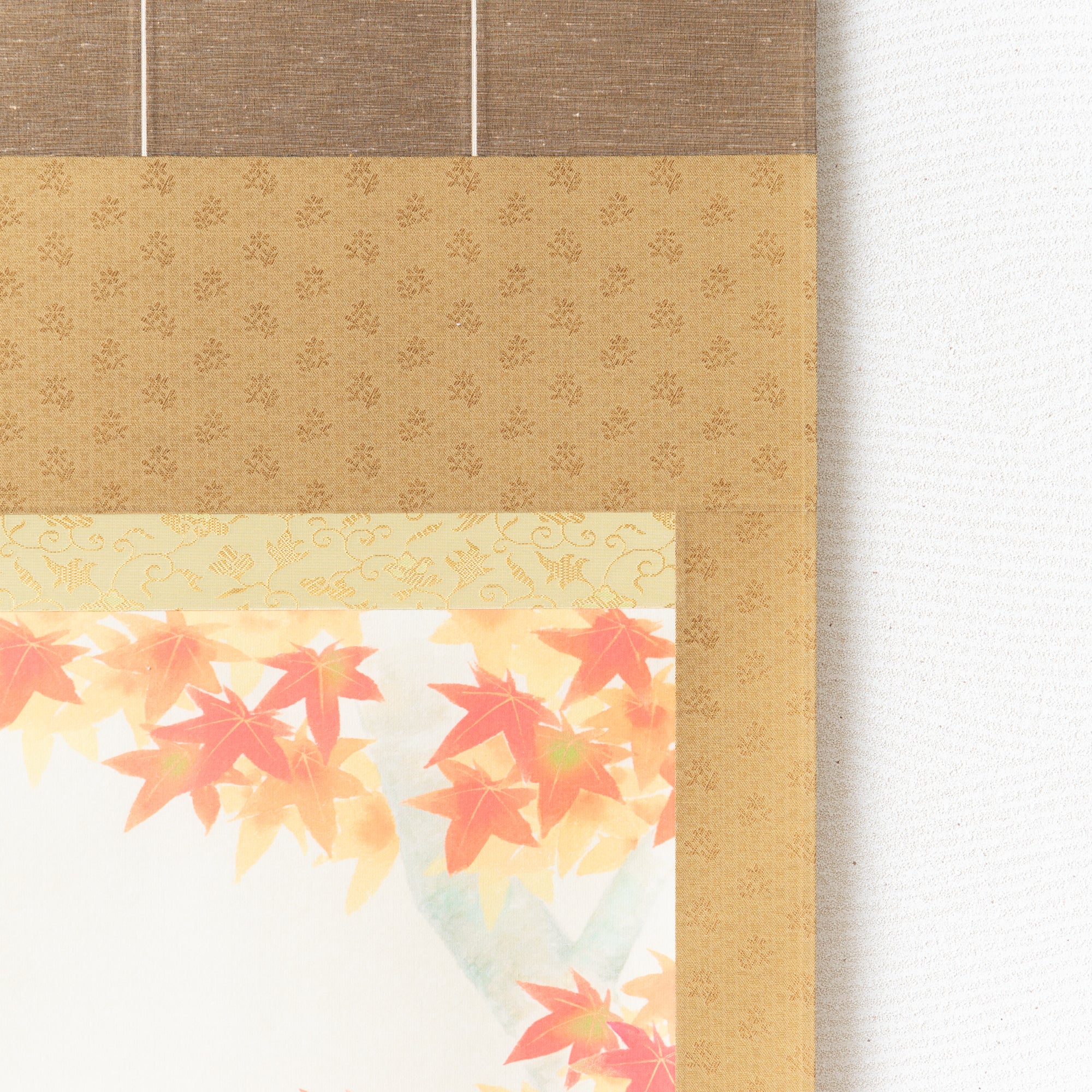 Kakejiku-Hängerolle mit mondbeschienenen Herbstblättern