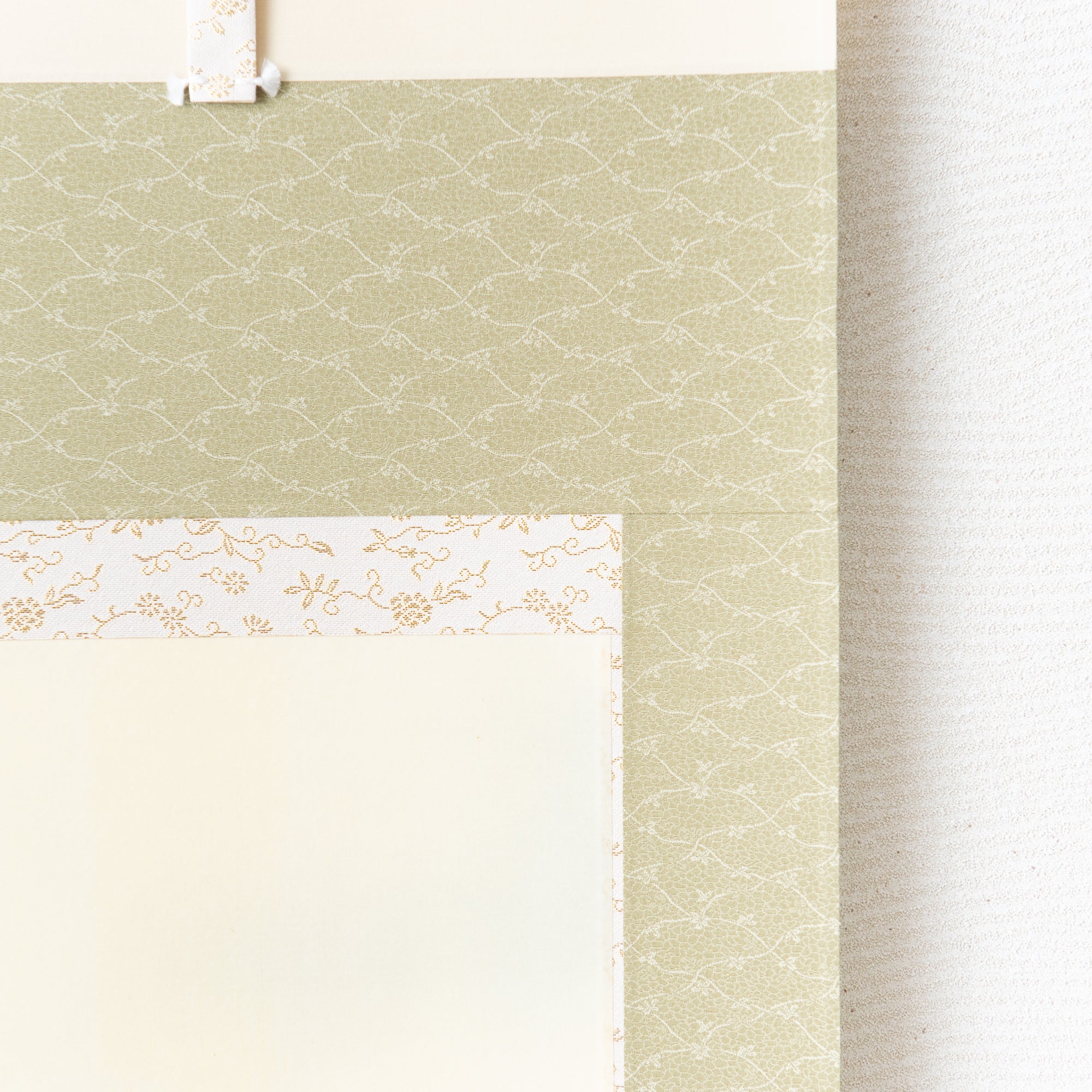 Warbler Among Plum Blossoms Kakejiku Hanging Scroll