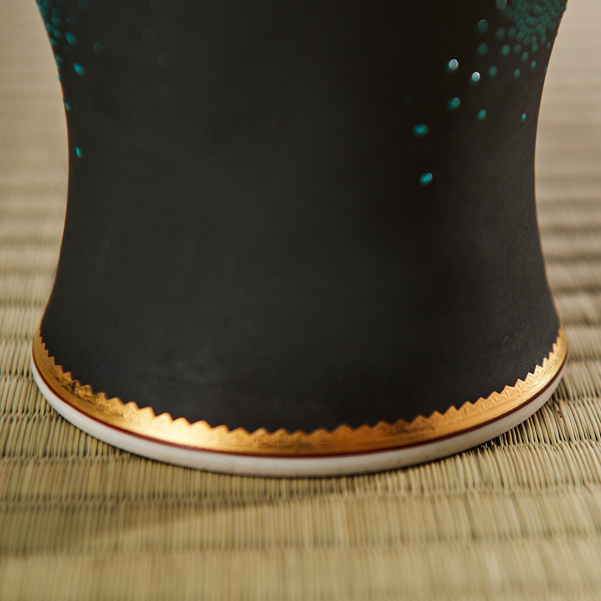 Morikin Grape Pattern Aochibu Vase