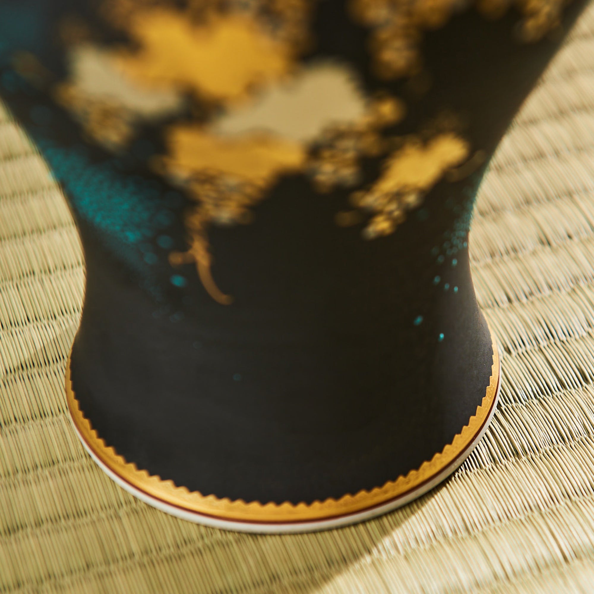 Morikin Grape Pattern Aochibu Vase