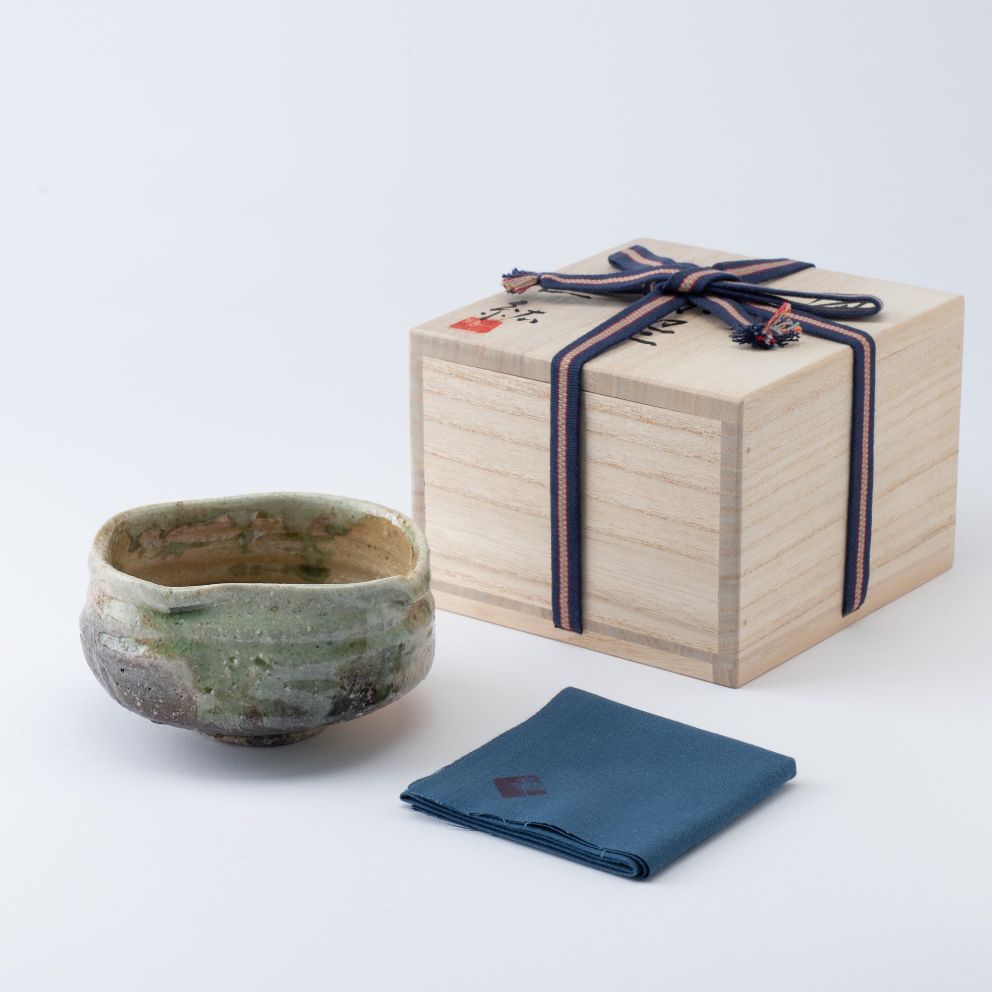 Iga Variegated Luster Matcha Bowl