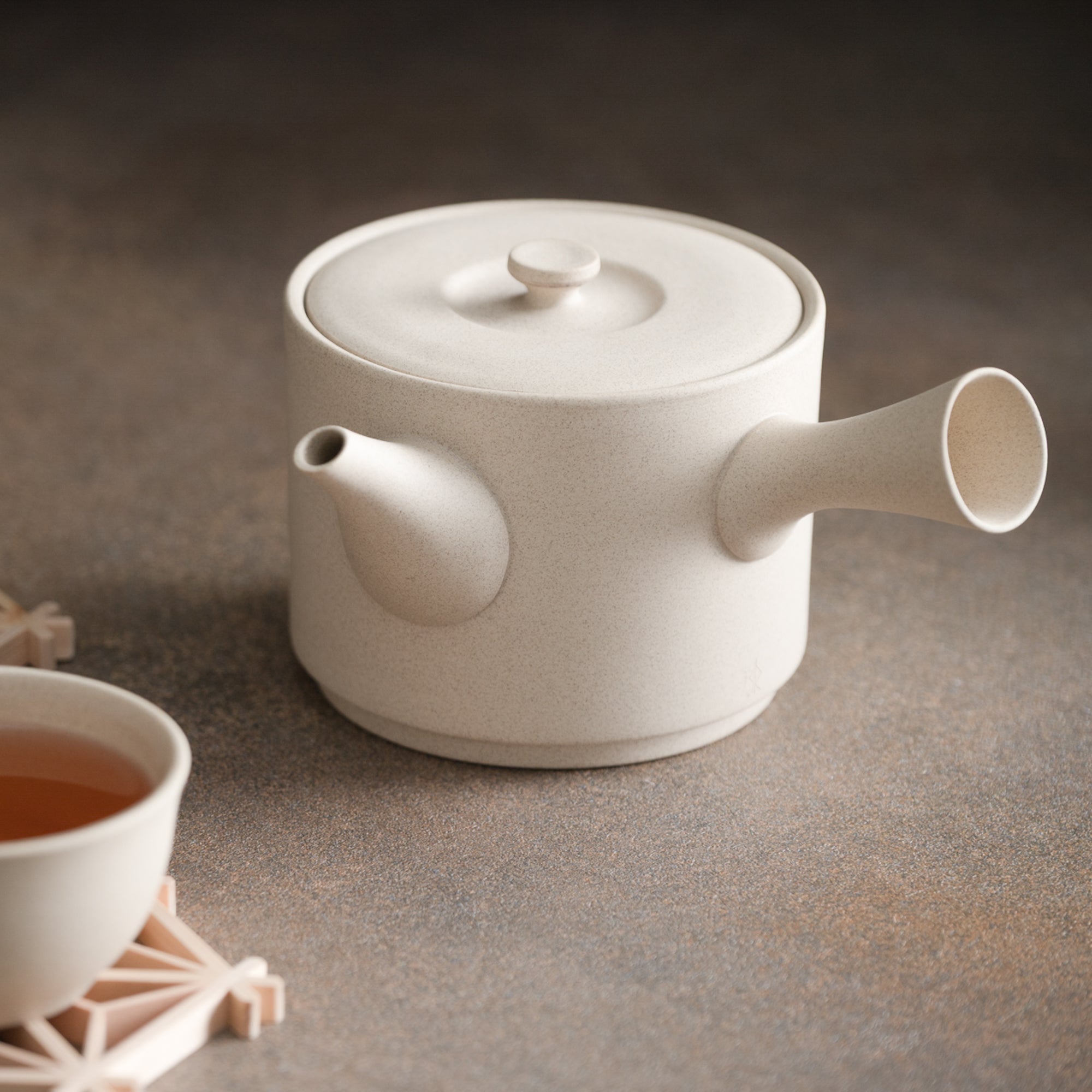IROIRO Cylindrical Japanese Teapot 23.7 fl oz