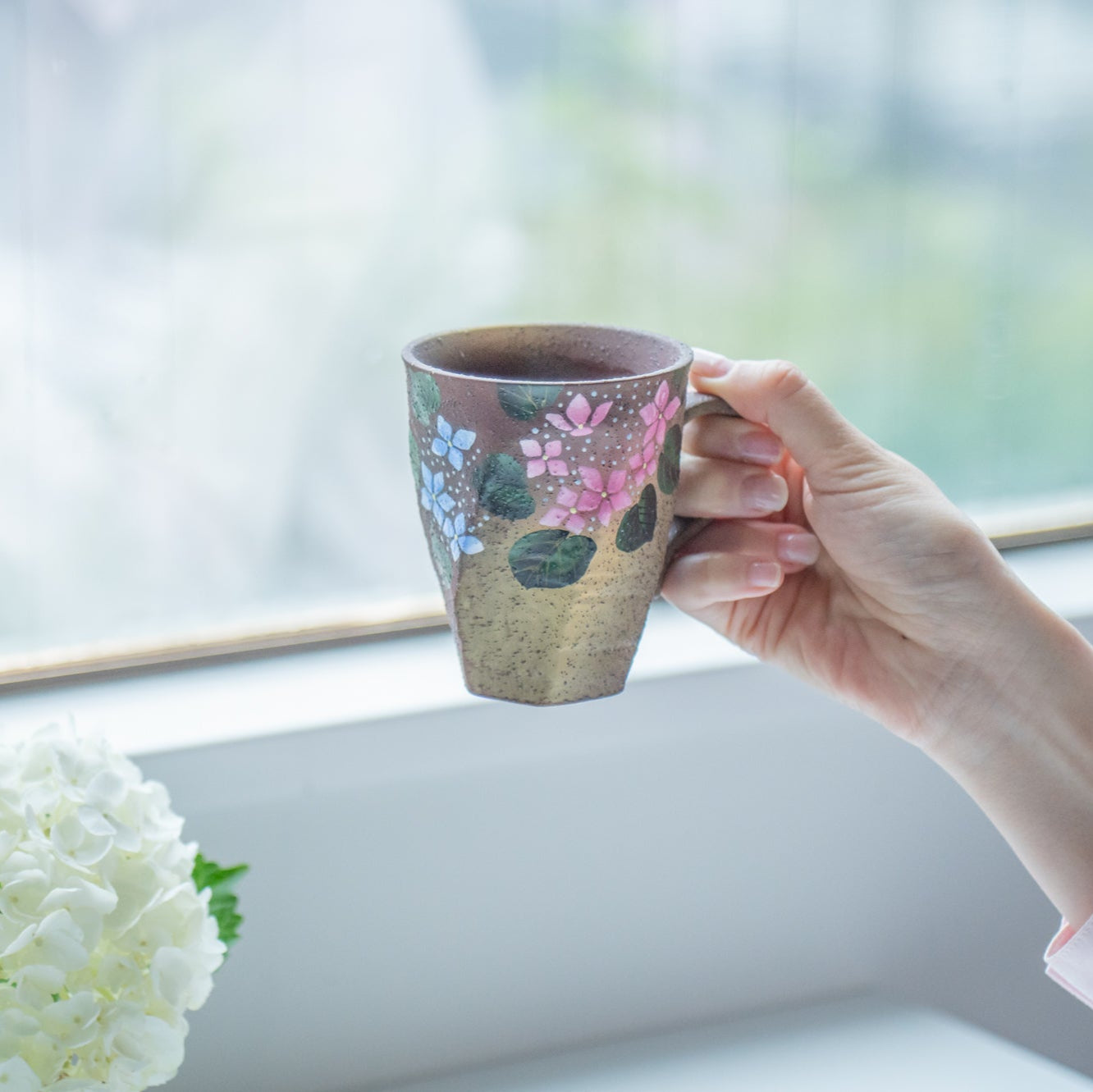 Hydrangea Rough-Hewn Mug
