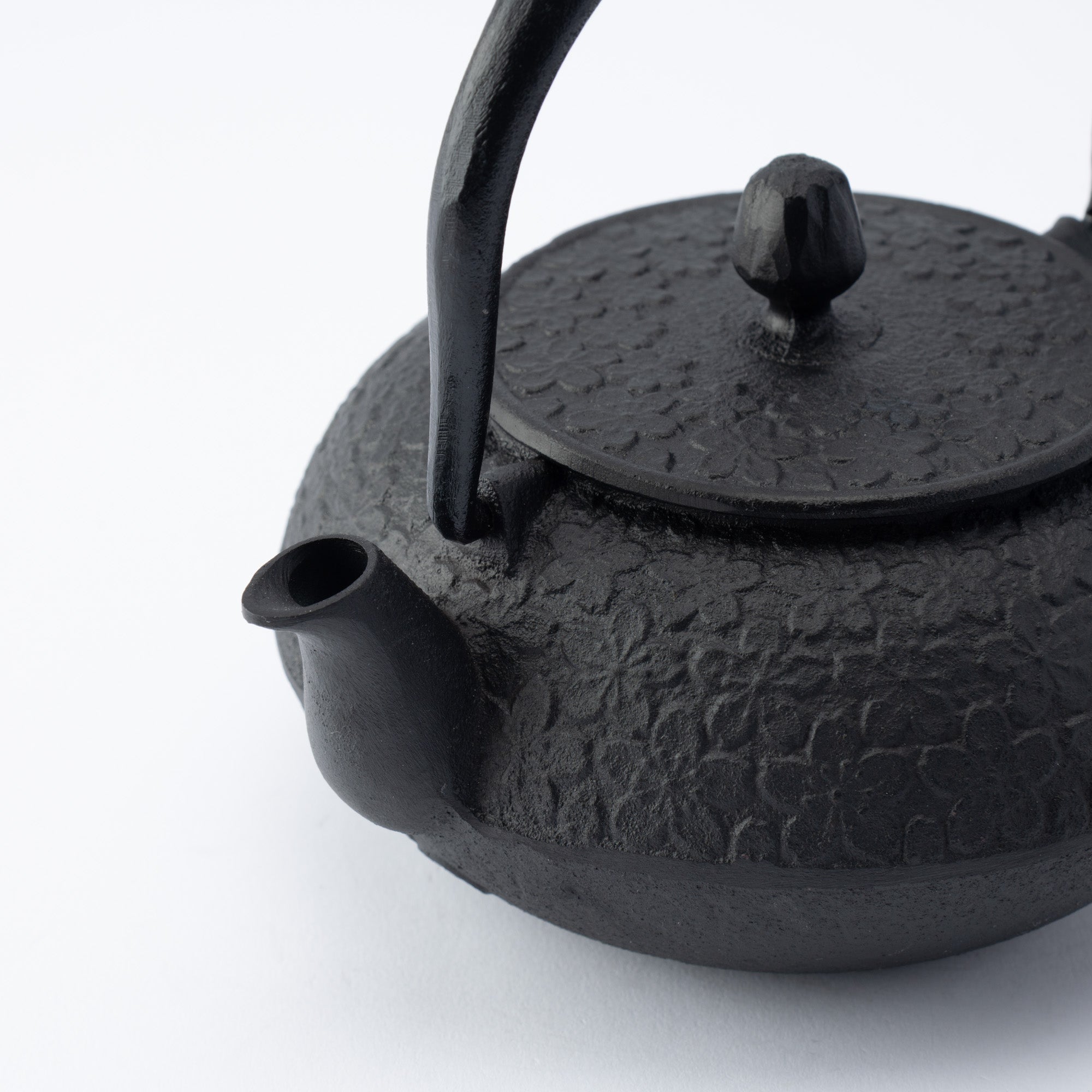 Sakura Cast Iron Kettle 20.3 fl oz