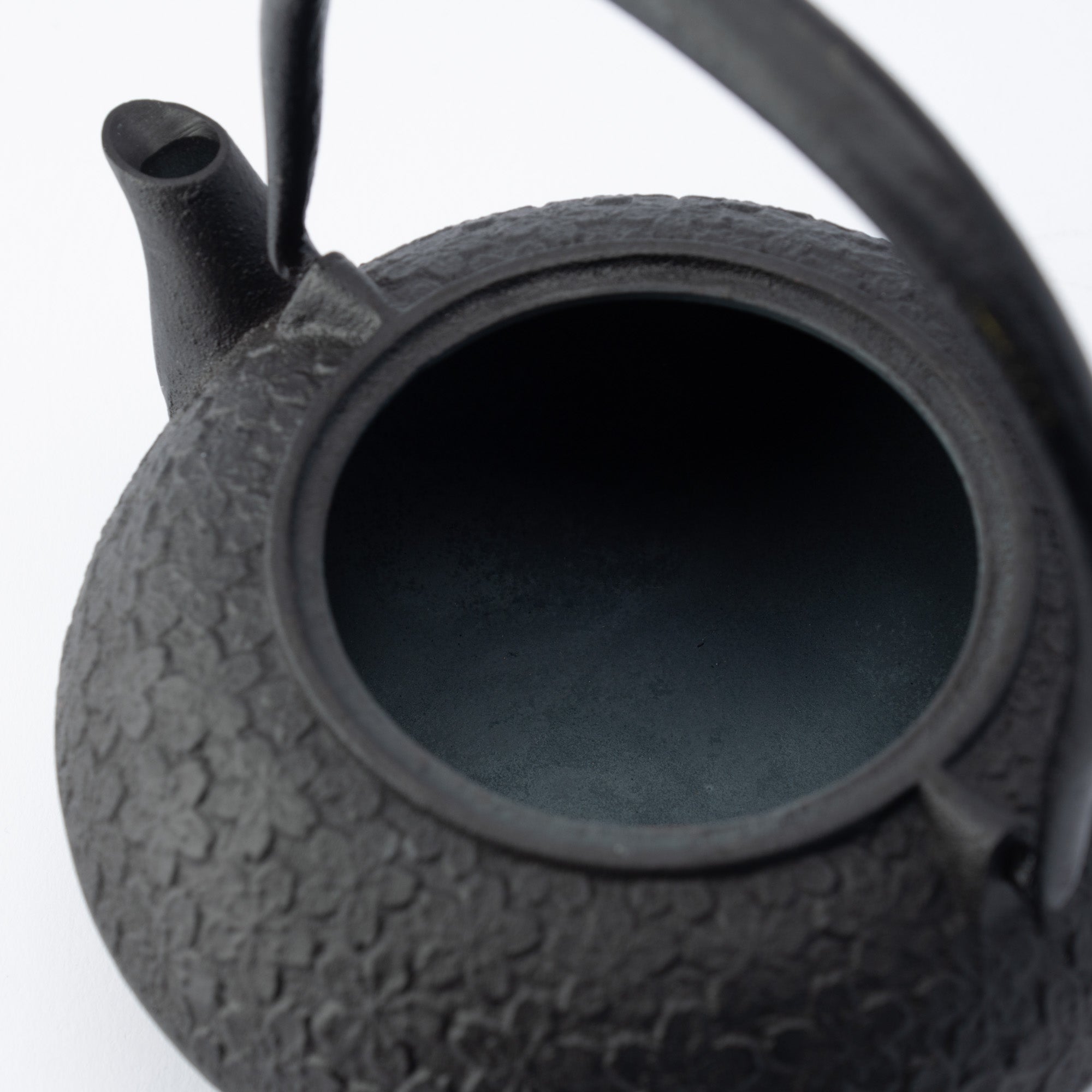 Sakura Cast Iron Kettle 20.3 fl oz