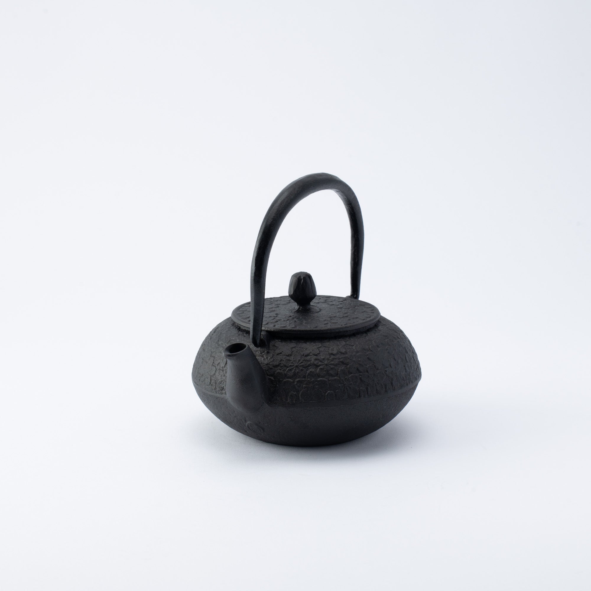 Sakura Cast Iron Kettle 20.3 fl oz