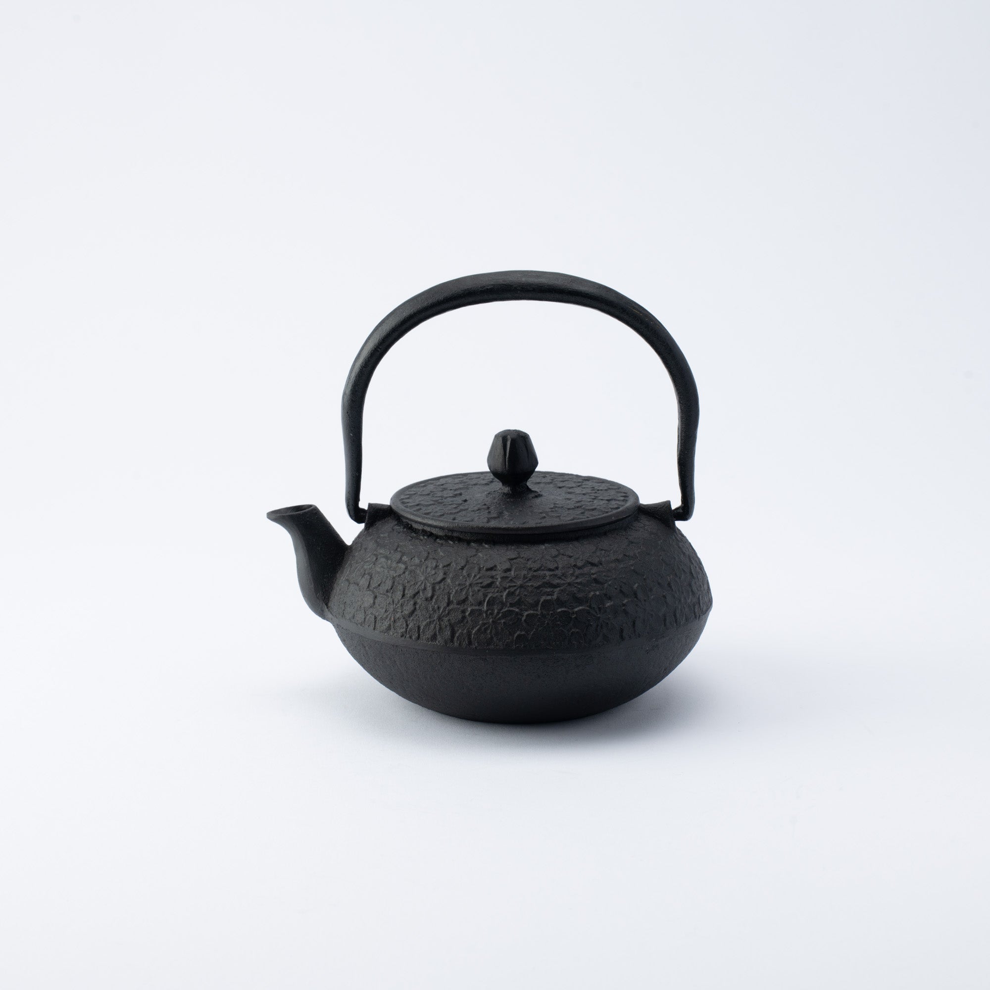 Sakura Cast Iron Kettle 20.3 fl oz
