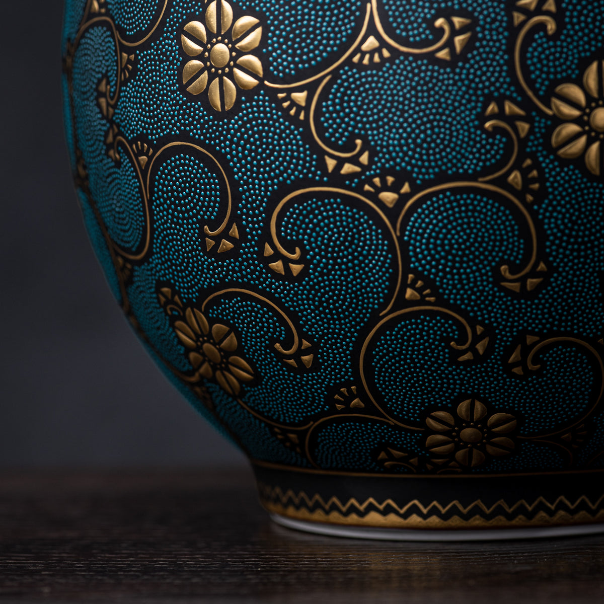 Morikin Floral Arabesque Aochibu Ovale Vase