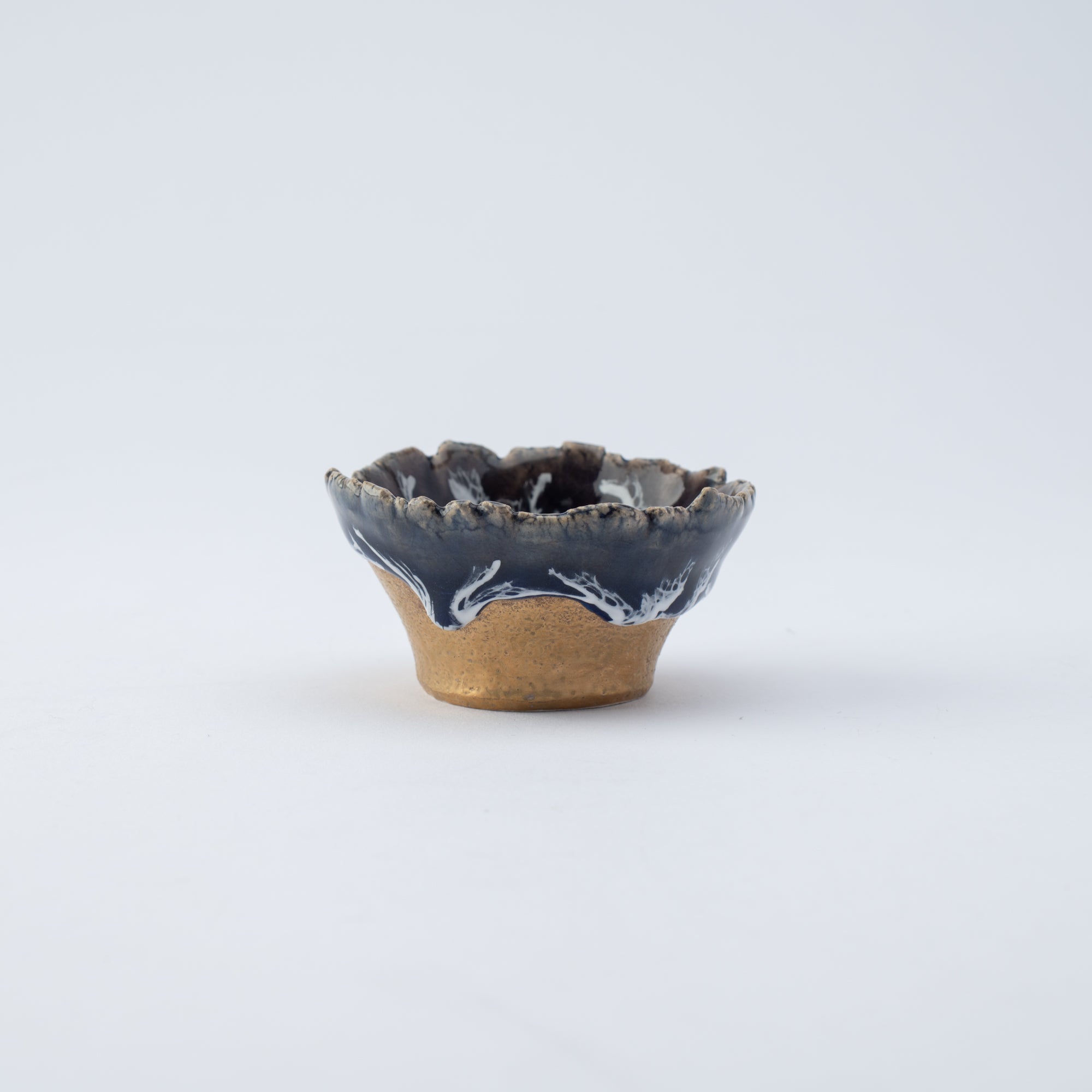 Sazameku Indigo Blue Guinomi Sake Cup
