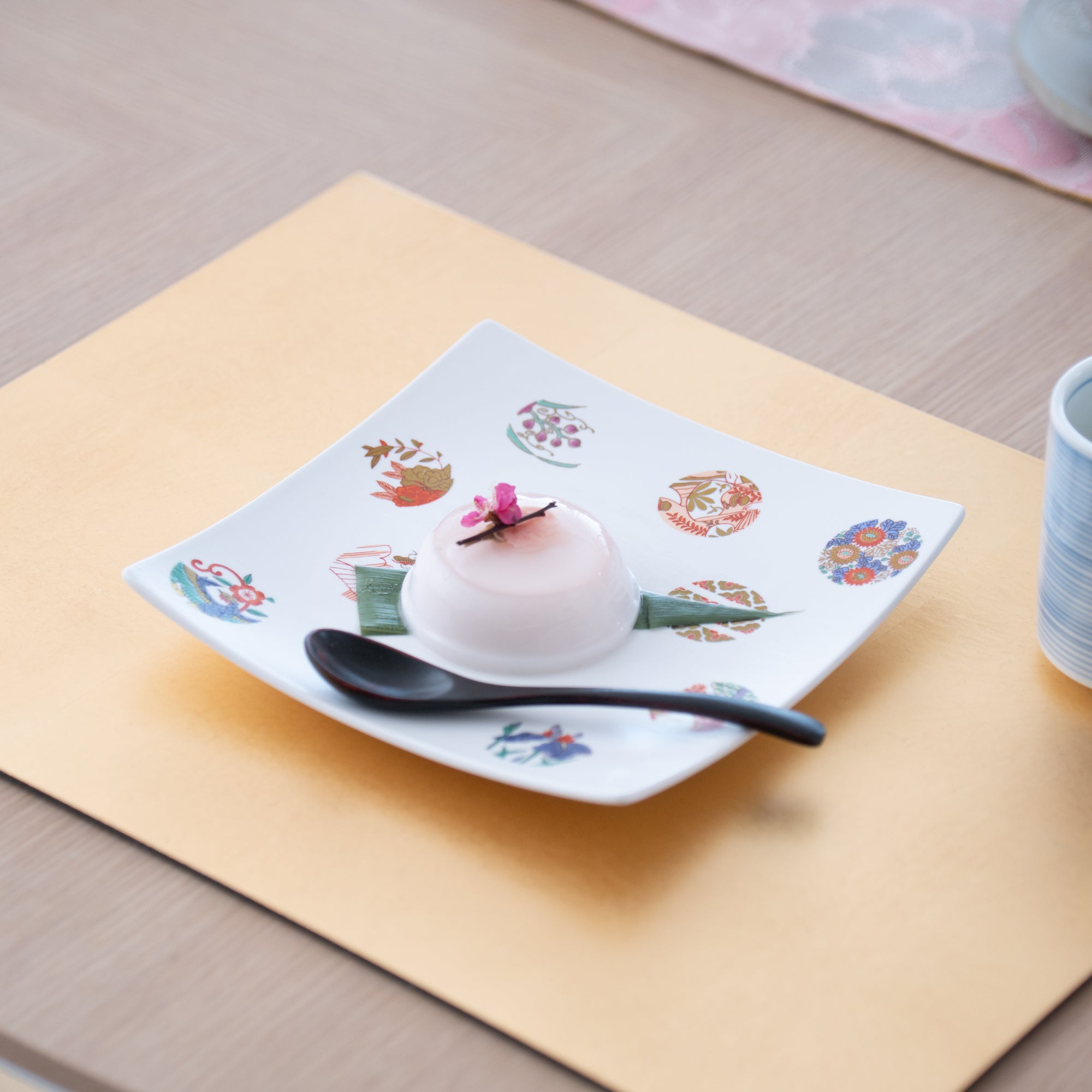 Arita Porcelain Lab Asteroid Square Plate S - MUSUBI KILN - Quality Japanese Tableware and Gift