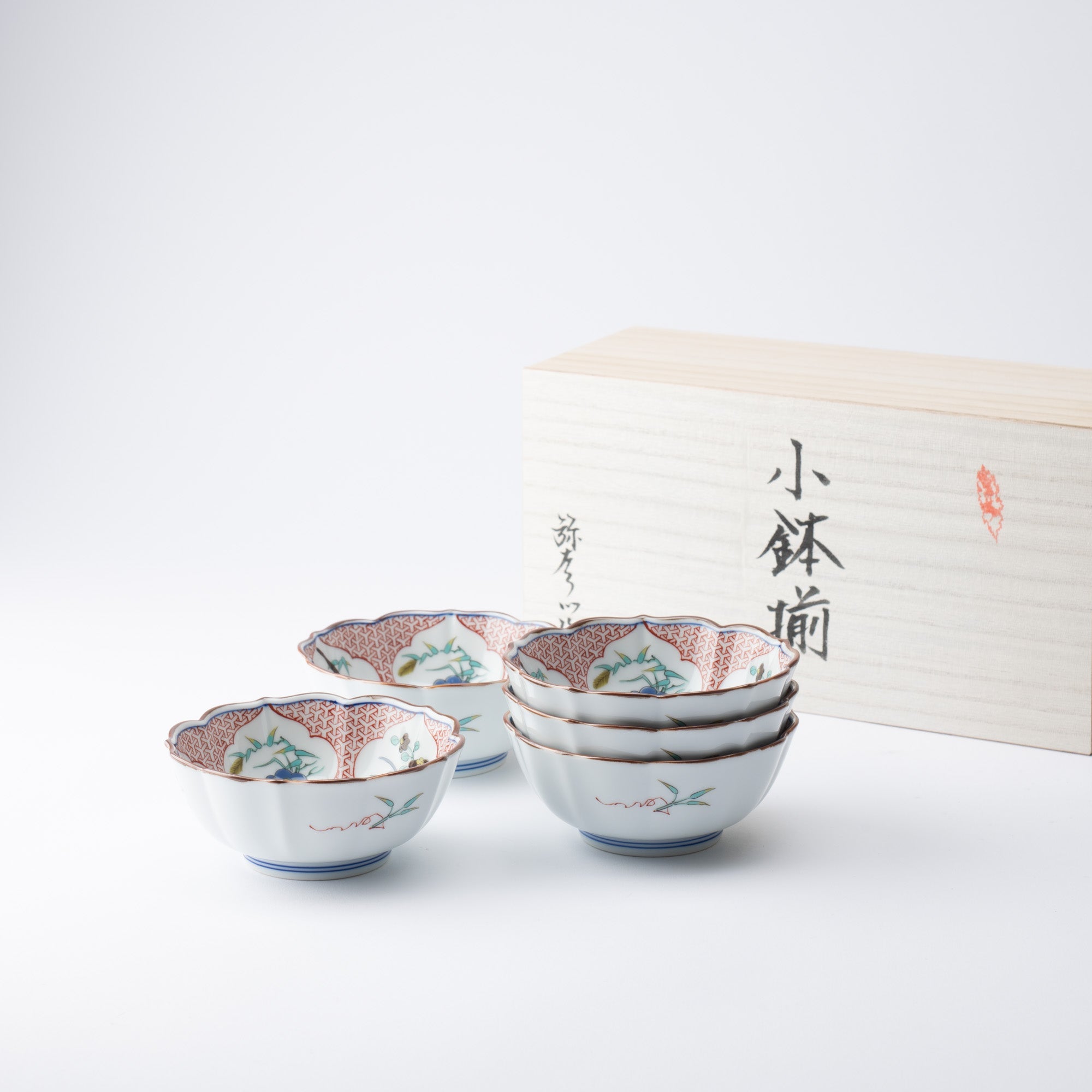 Arita Porcelain Lab Yazaemon Flower and Bird Kobachi Bowl - MUSUBI KILN - Quality Japanese Tableware and Gift