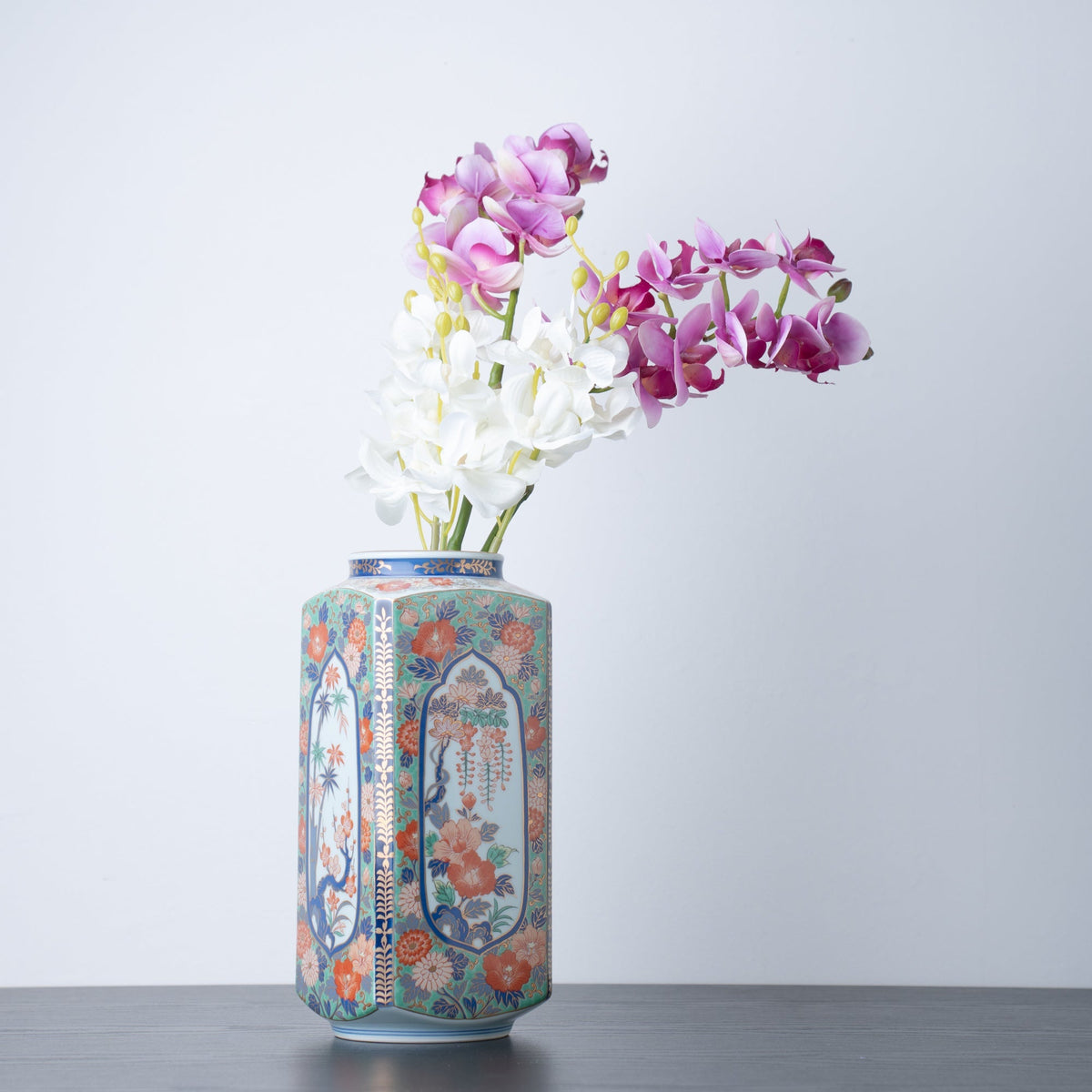 Yazaemon Auspicious Pattern Flower Vase