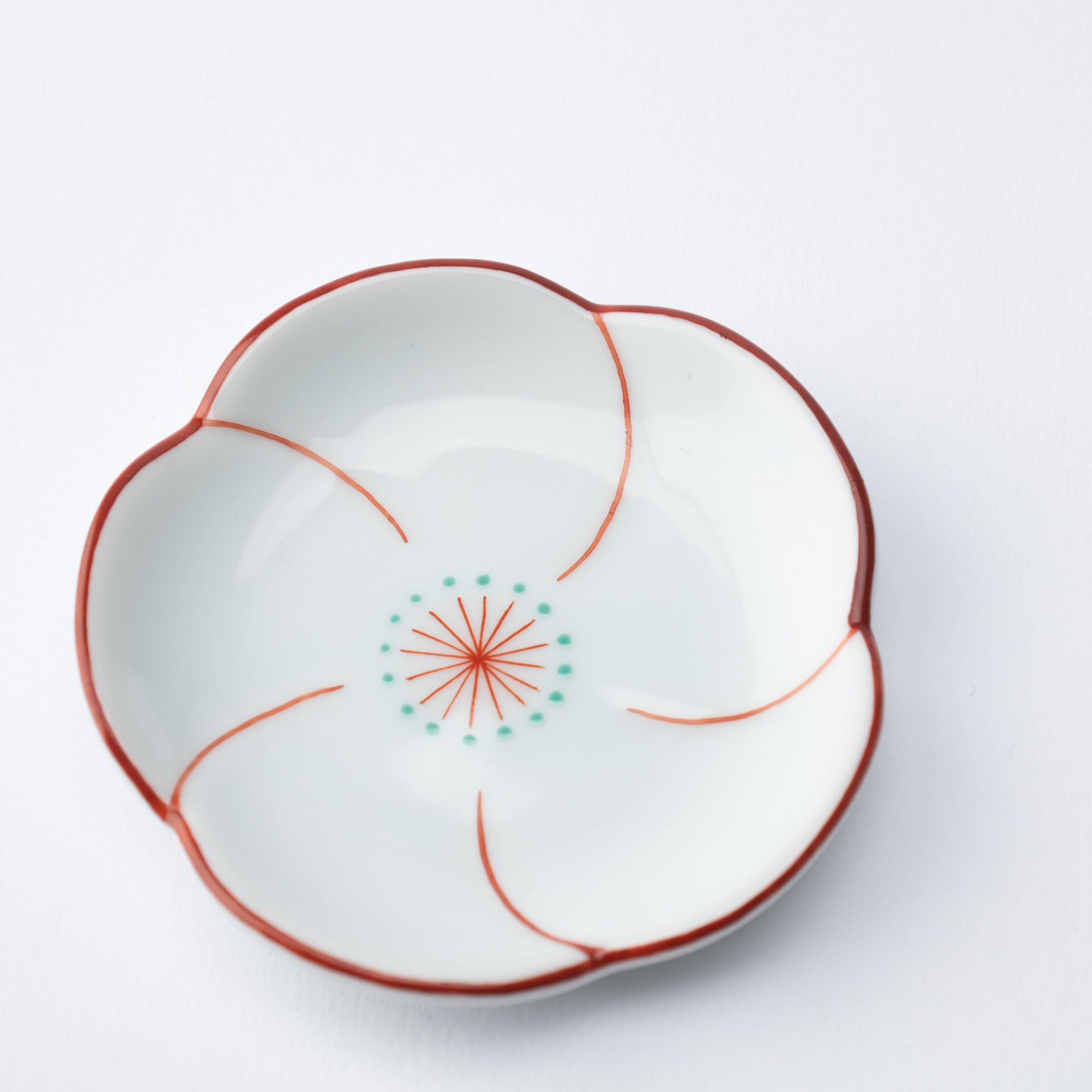 Arita Porcelain Lab Yazaemon Plum - shaped Small Sauce Plate Set - MUSUBI KILN - Quality Japanese Tableware and Gift