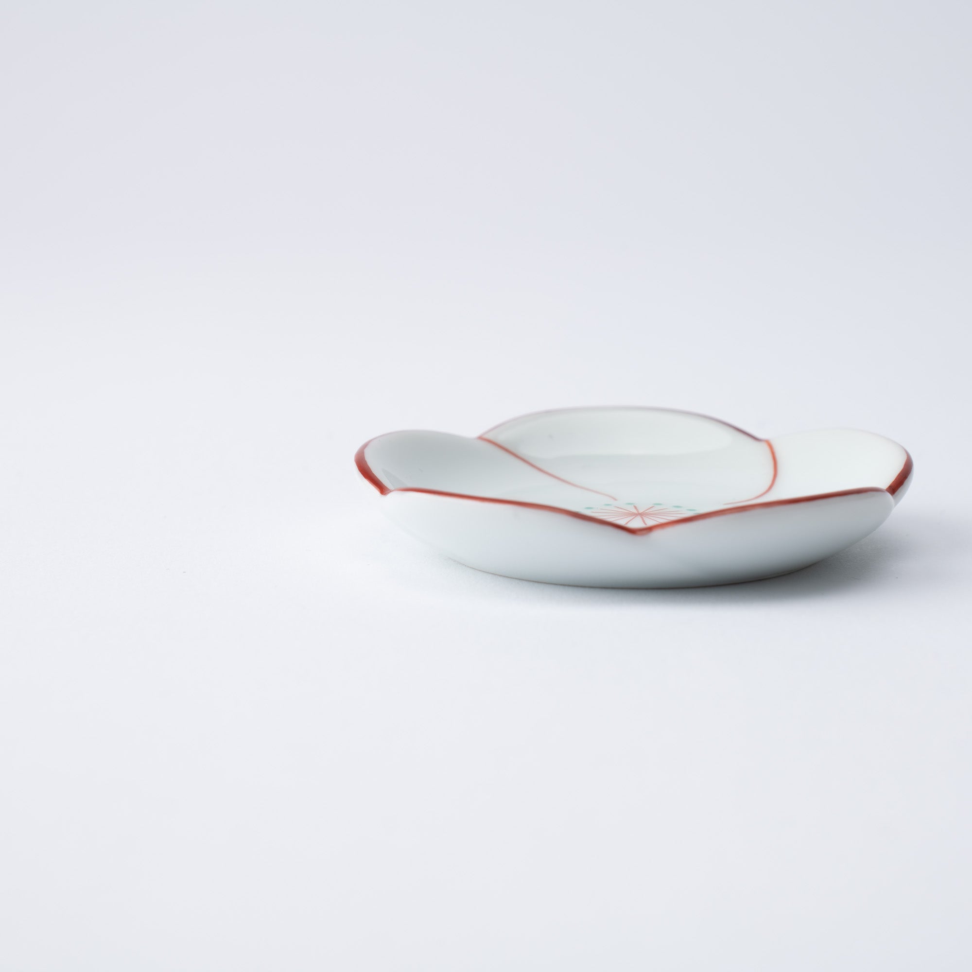 Arita Porcelain Lab Yazaemon Plum - shaped Small Sauce Plate Set - MUSUBI KILN - Quality Japanese Tableware and Gift