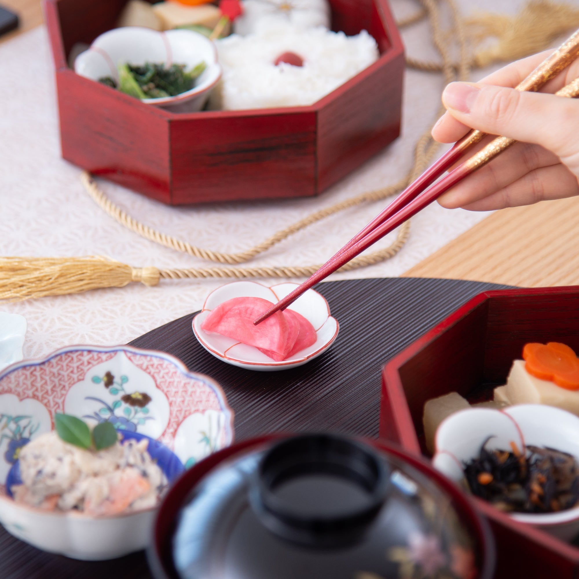 Arita Porcelain Lab Yazaemon Plum - shaped Small Sauce Plate Set - MUSUBI KILN - Quality Japanese Tableware and Gift