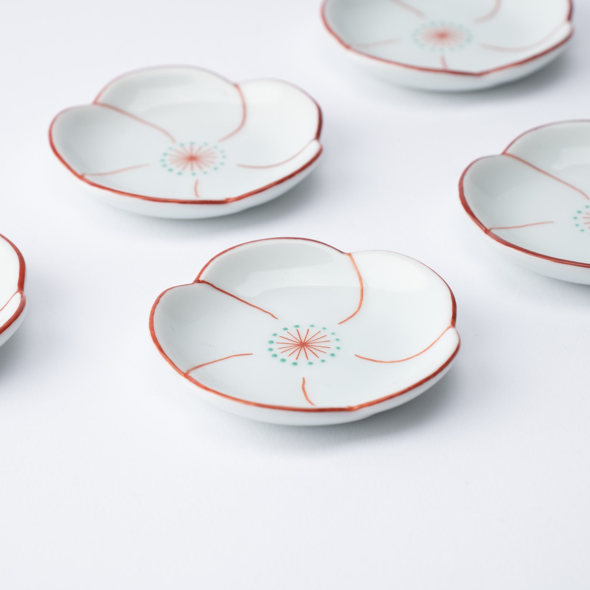 Arita Porcelain Lab Yazaemon Plum - shaped Small Sauce Plate Set - MUSUBI KILN - Quality Japanese Tableware and Gift