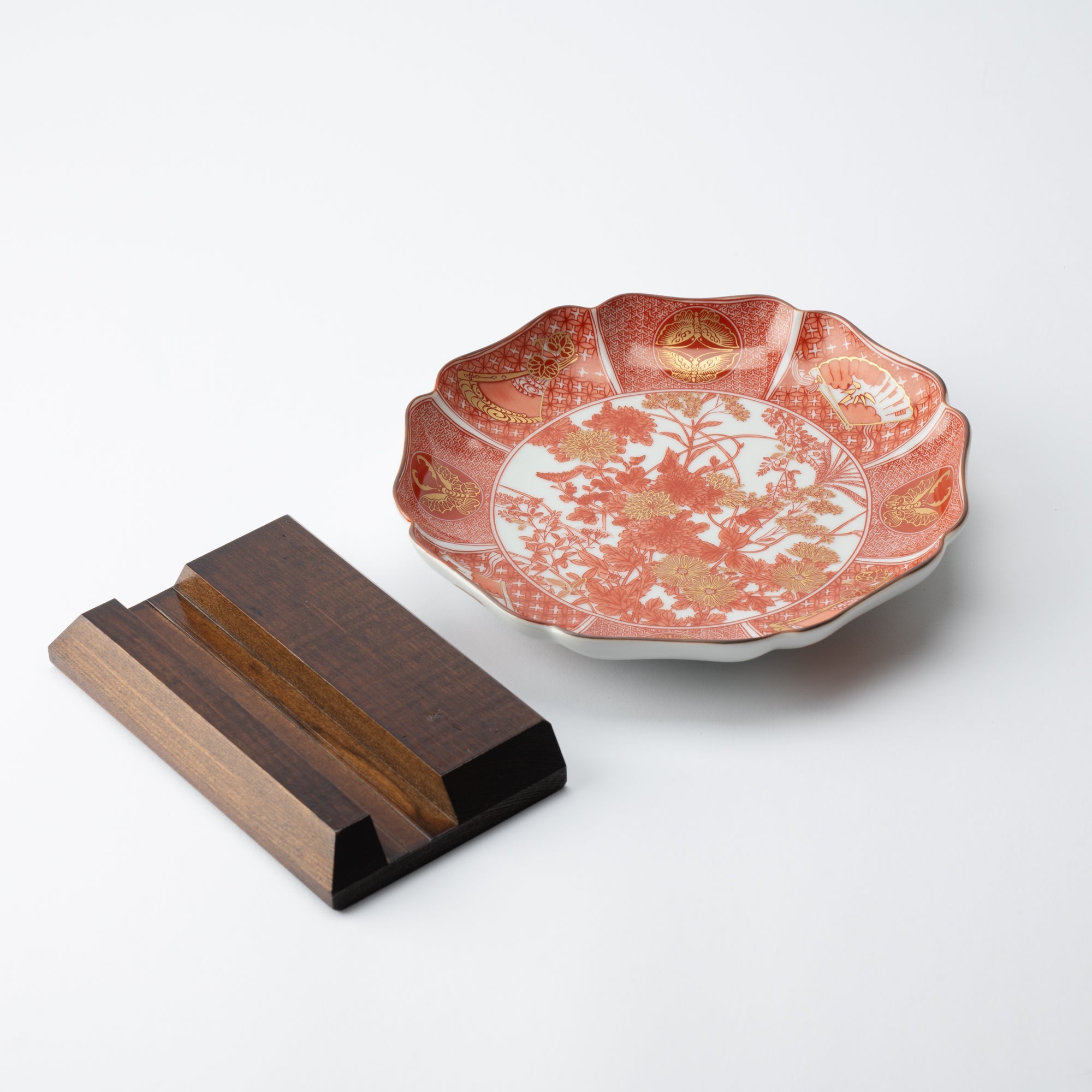 Art Styles of the Past IIdaya Akae Kutani Decorative Plate - MUSUBI KILN - Quality Japanese Tableware and Gift