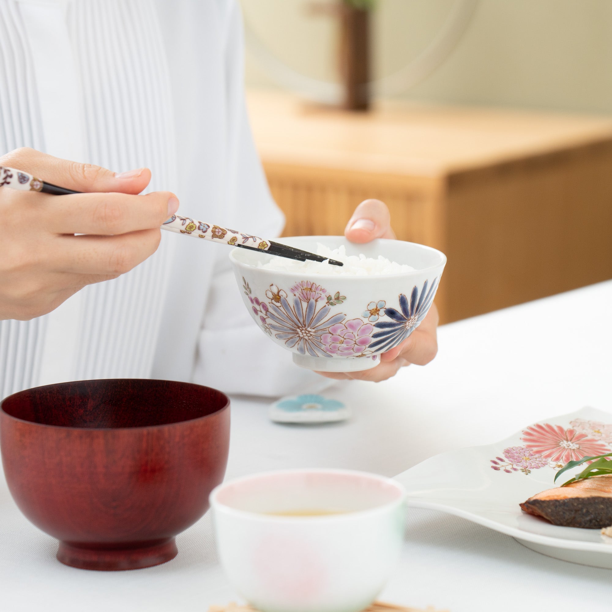 Atelier Yu Brilliant flower Kutani Japanese Rice Bowl - MUSUBI KILN - Quality Japanese Tableware and Gift