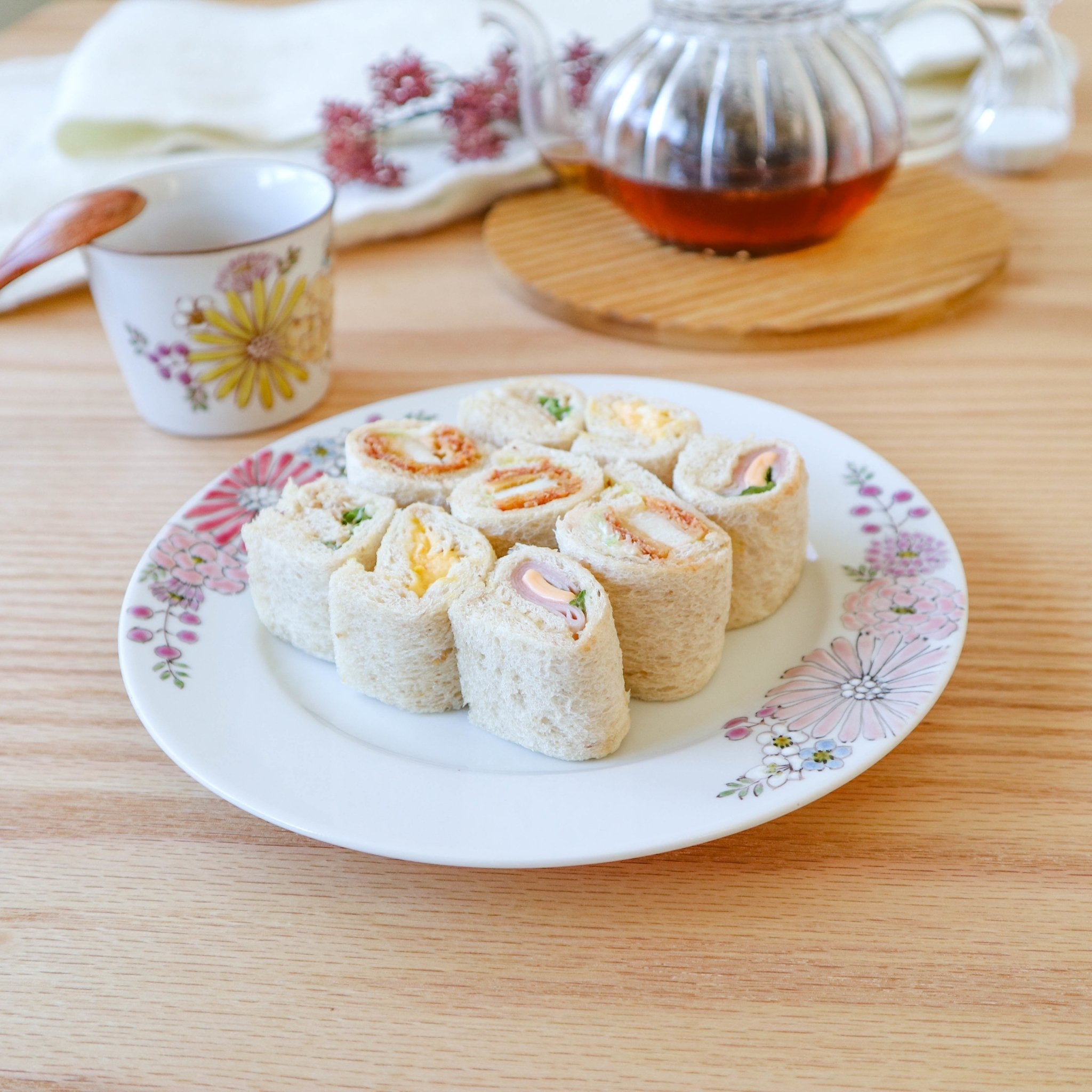 Atelier Yu Brilliant Flower Kutani Round Plate - MUSUBI KILN - Quality Japanese Tableware and Gift