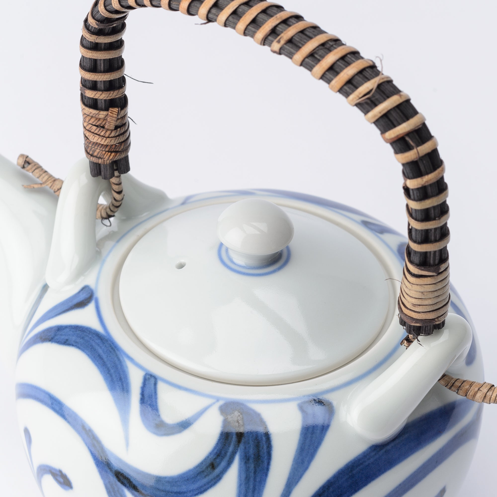 Baizan Kiln Arabesque Tobe Japanese Teapot 30.4oz (900ml) - MUSUBI KILN - Quality Japanese Tableware and Gift