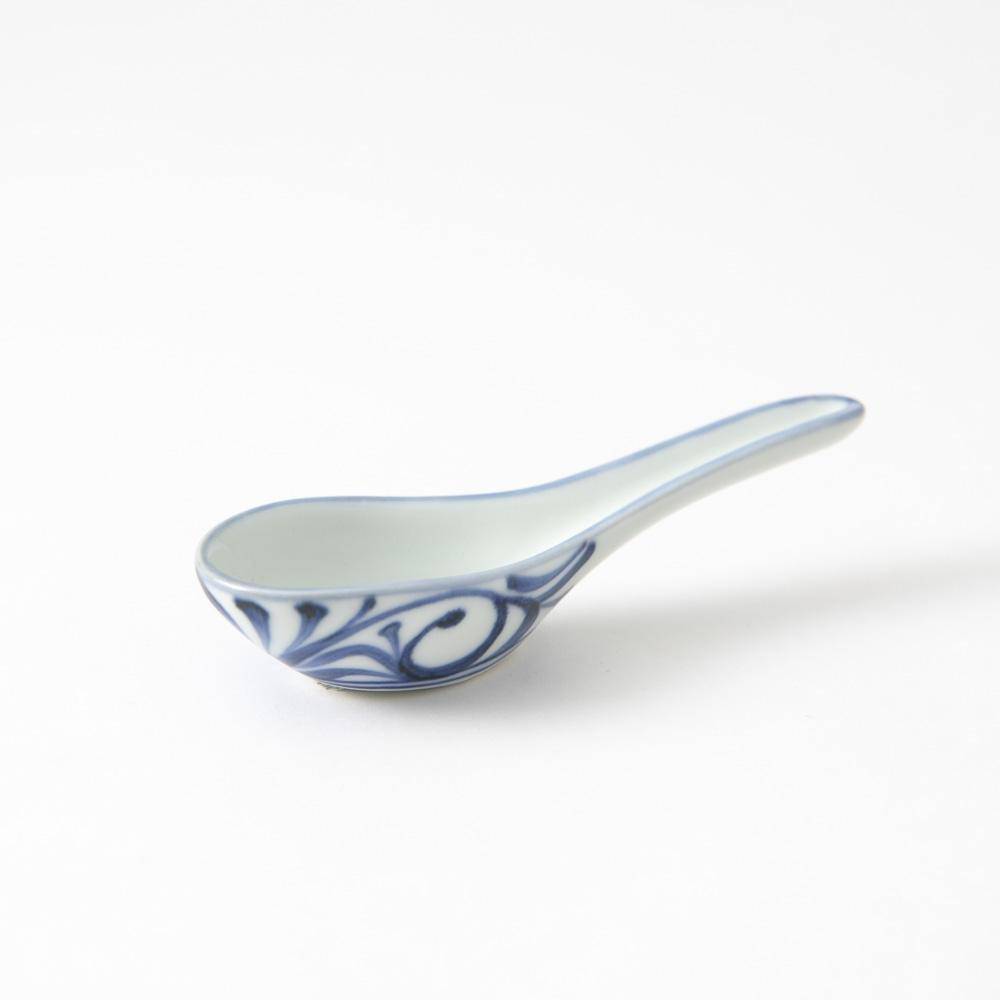 Baizan Kiln Arabesque Tobe Ramen Spoon with Spoon Rest - MUSUBI KILN - Quality Japanese Tableware and Gift