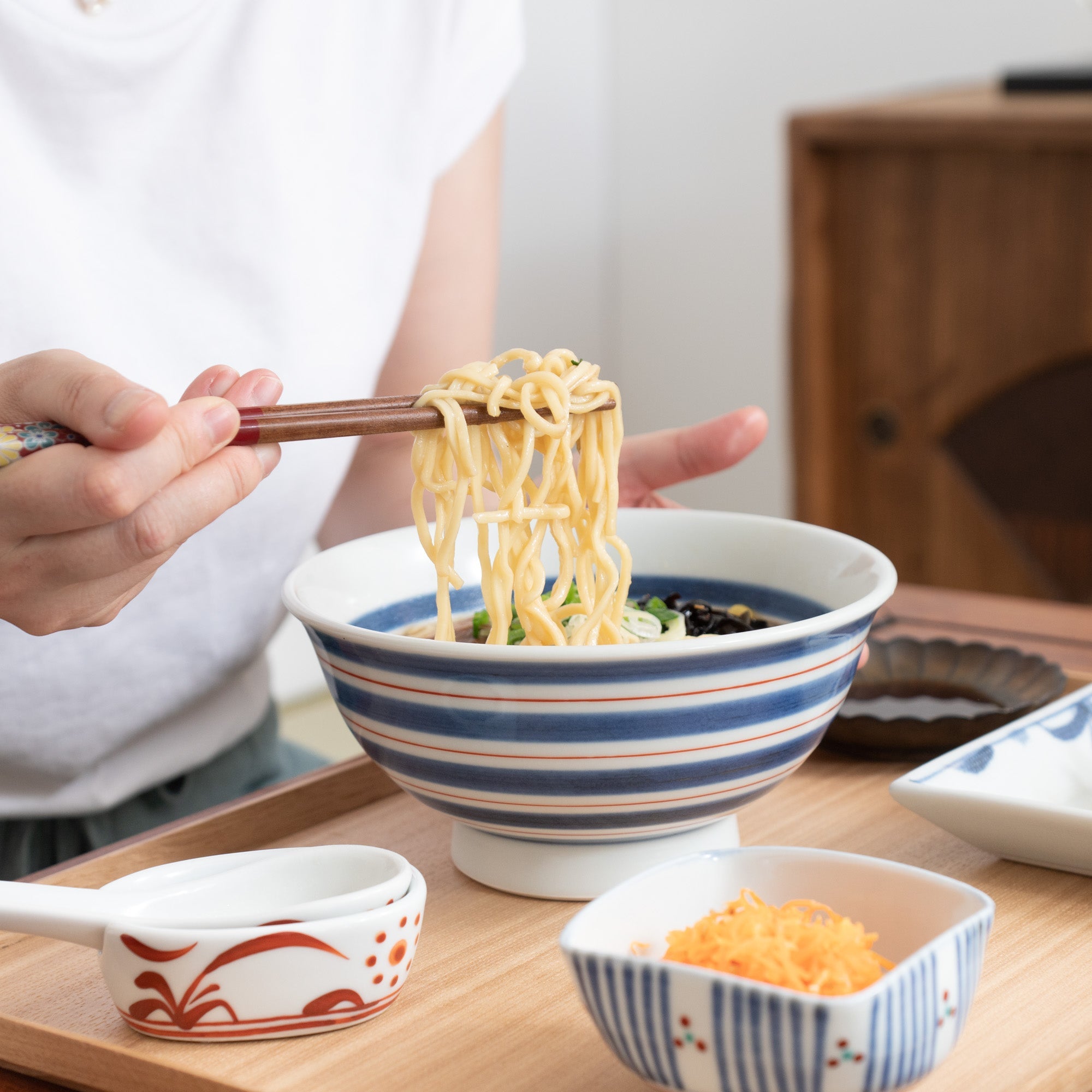 Baizan Kiln Gosu and Red Line Tobe Donburi Bowl S - MUSUBI KILN - Quality Japanese Tableware and Gift