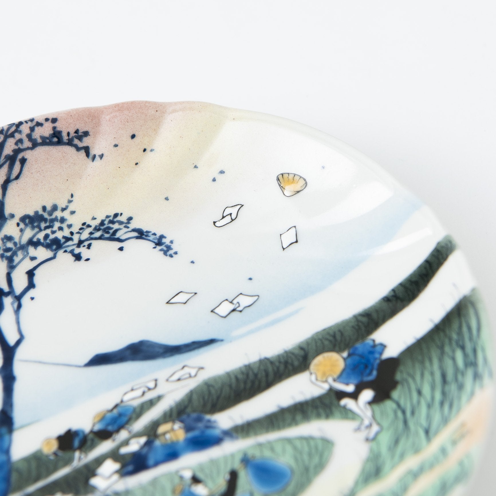 Bizan Kiln Hokusai Sunshu Ejiri Kutani Round Plate - MUSUBI KILN - Quality Japanese Tableware and Gift