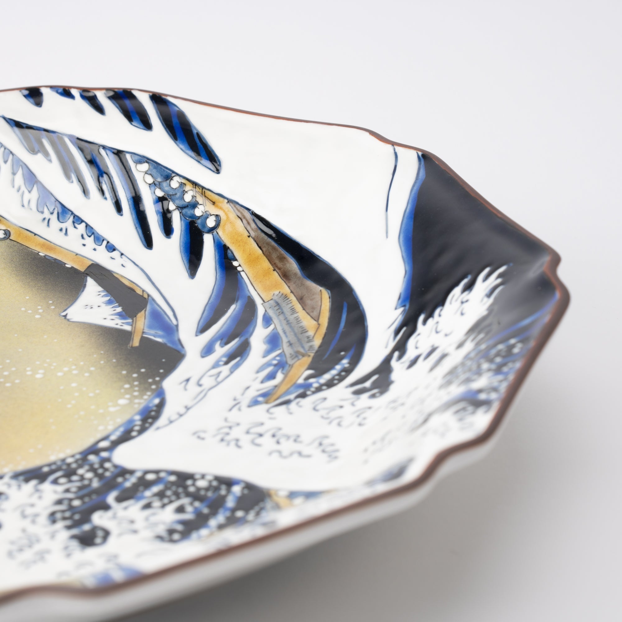 Bizan Kiln Hokusai Wave Kutani Decorative Plate Large - MUSUBI KILN - Quality Japanese Tableware and Gift