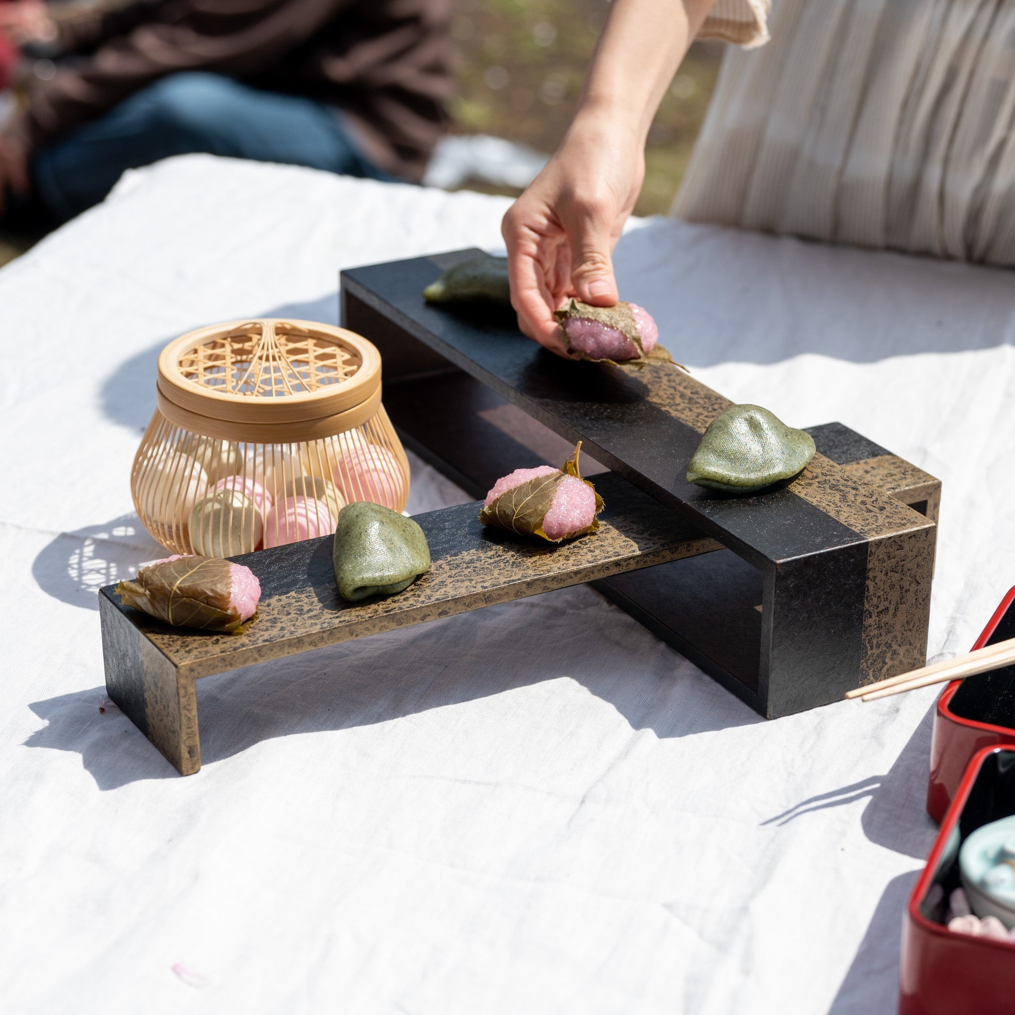 Black and Gold Washi Echizen Lacquerware Serving Tray Set - MUSUBI KILN - Quality Japanese Tableware and Gift