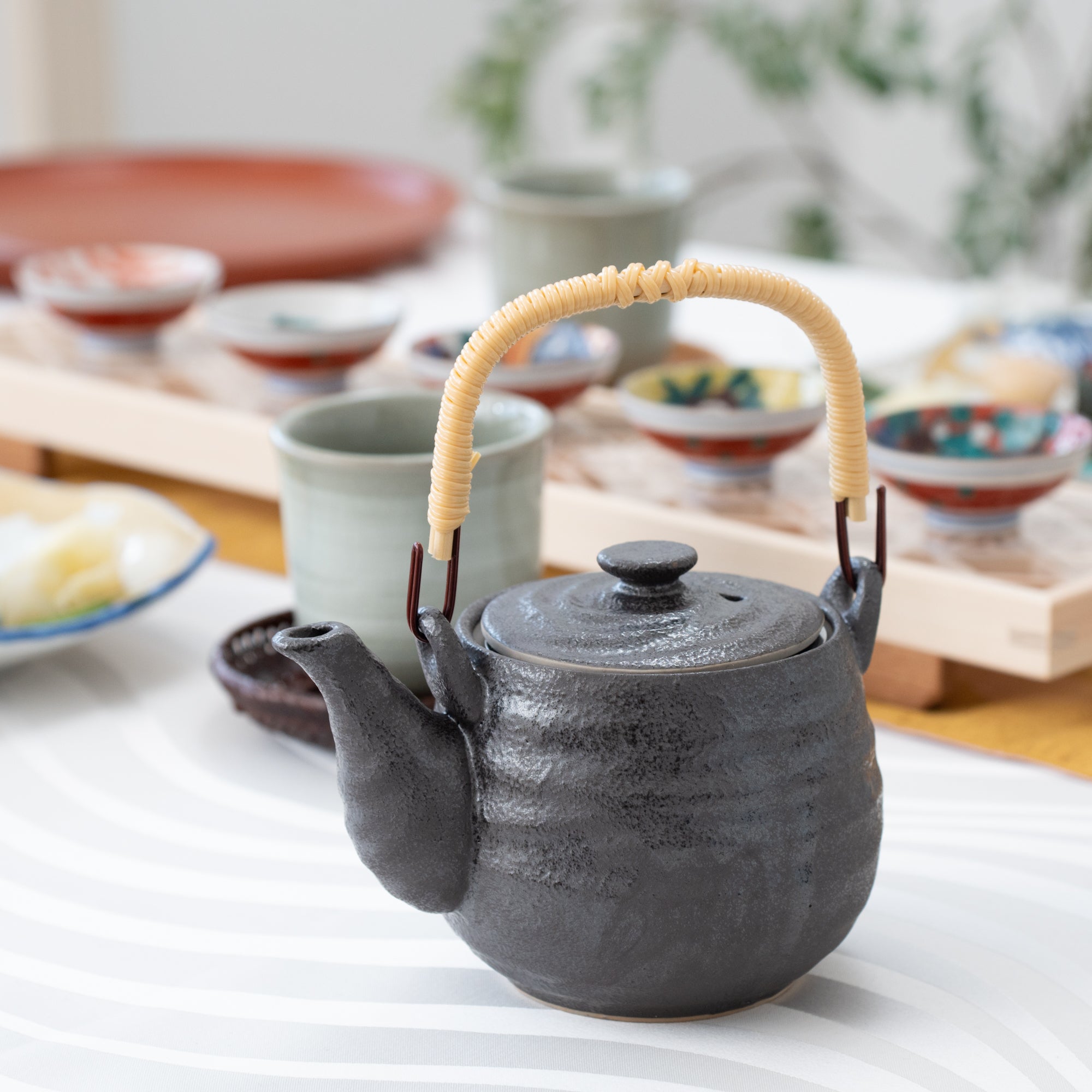 Black Mino Ware Japanese Teapot 20.3oz (600ml) - MUSUBI KILN - Quality Japanese Tableware and Gift