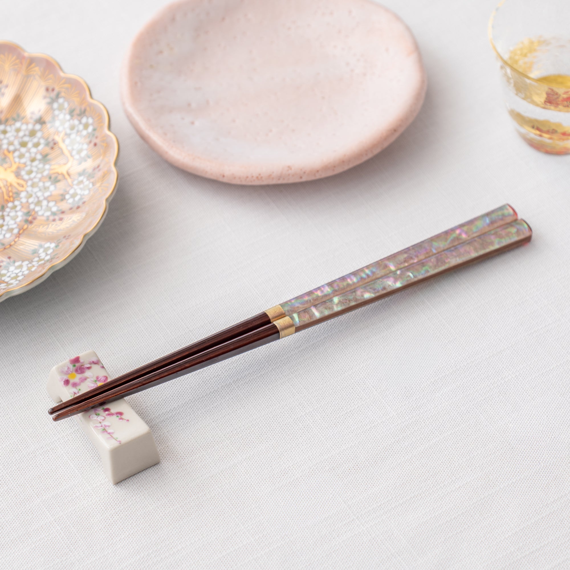 Miyabi-gai Essstäbchen mit Muscheleinlage