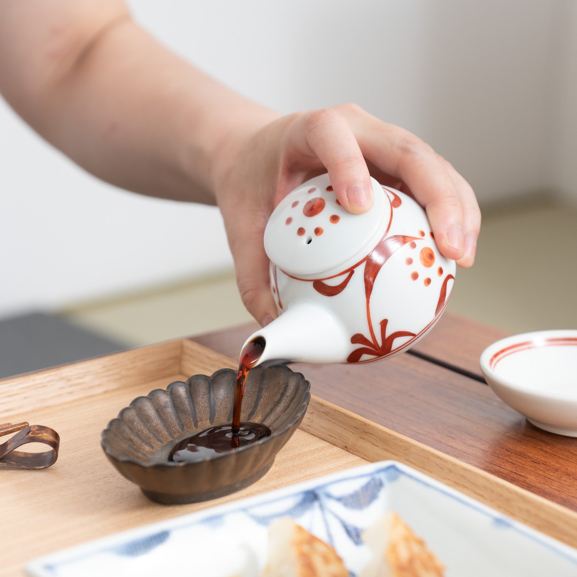 Bronze Chrysanthemum Hasami Oval Sauce Plate - MUSUBI KILN - Quality Japanese Tableware and Gift