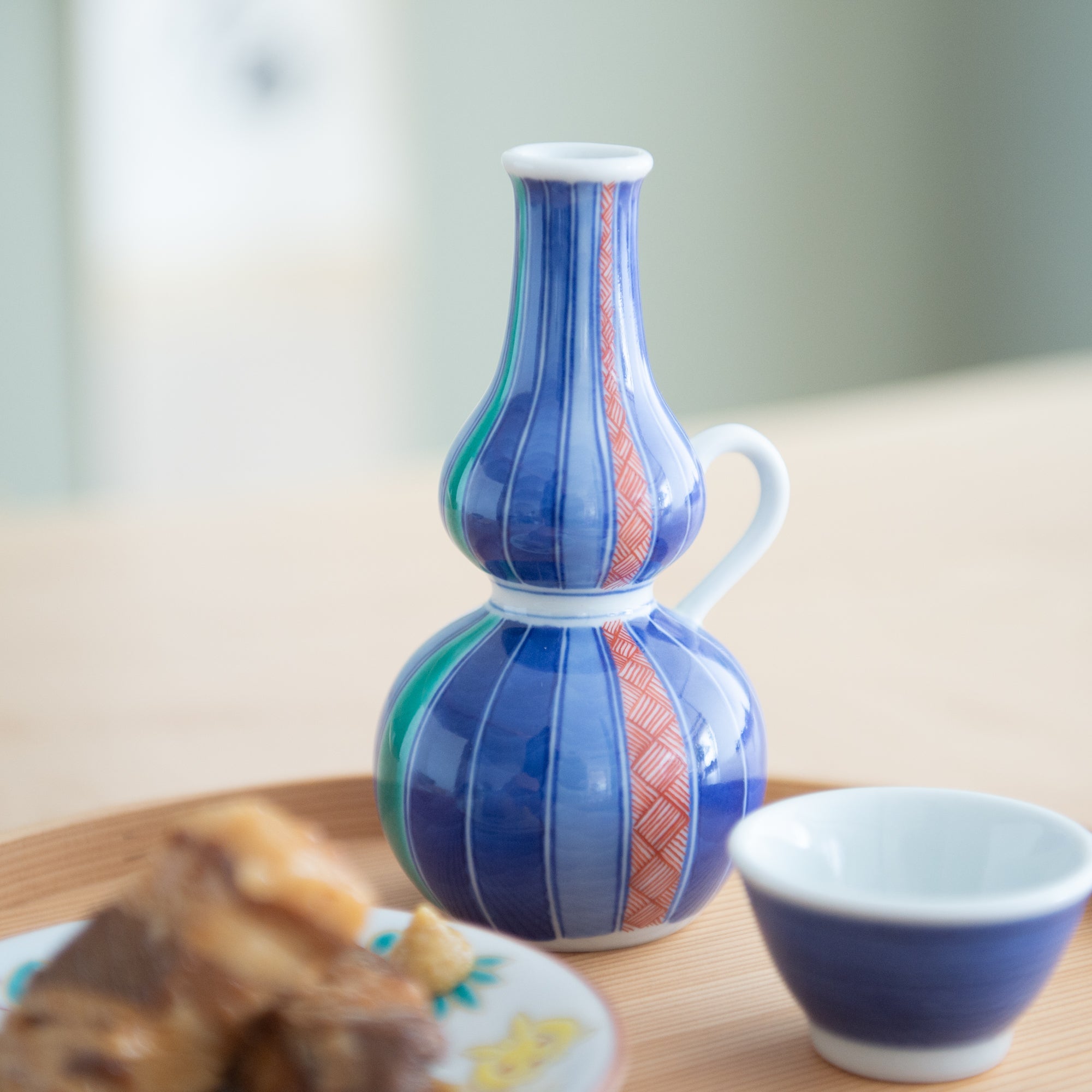 Choemon Gourd - Shaped Kutani Sake Carafe - MUSUBI KILN - Quality Japanese Tableware and Gift