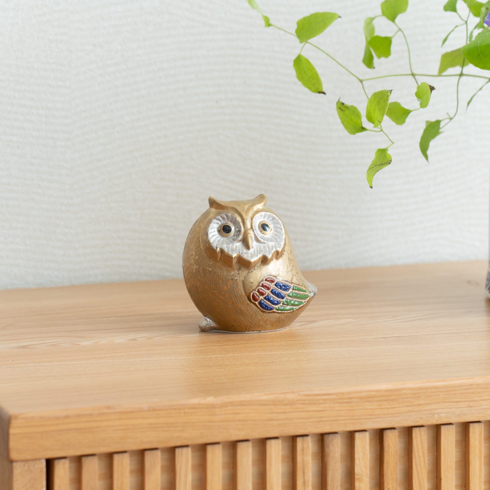 Choho Kiln Gold Kutani Owl Figurine - MUSUBI KILN - Quality Japanese Tableware and Gift