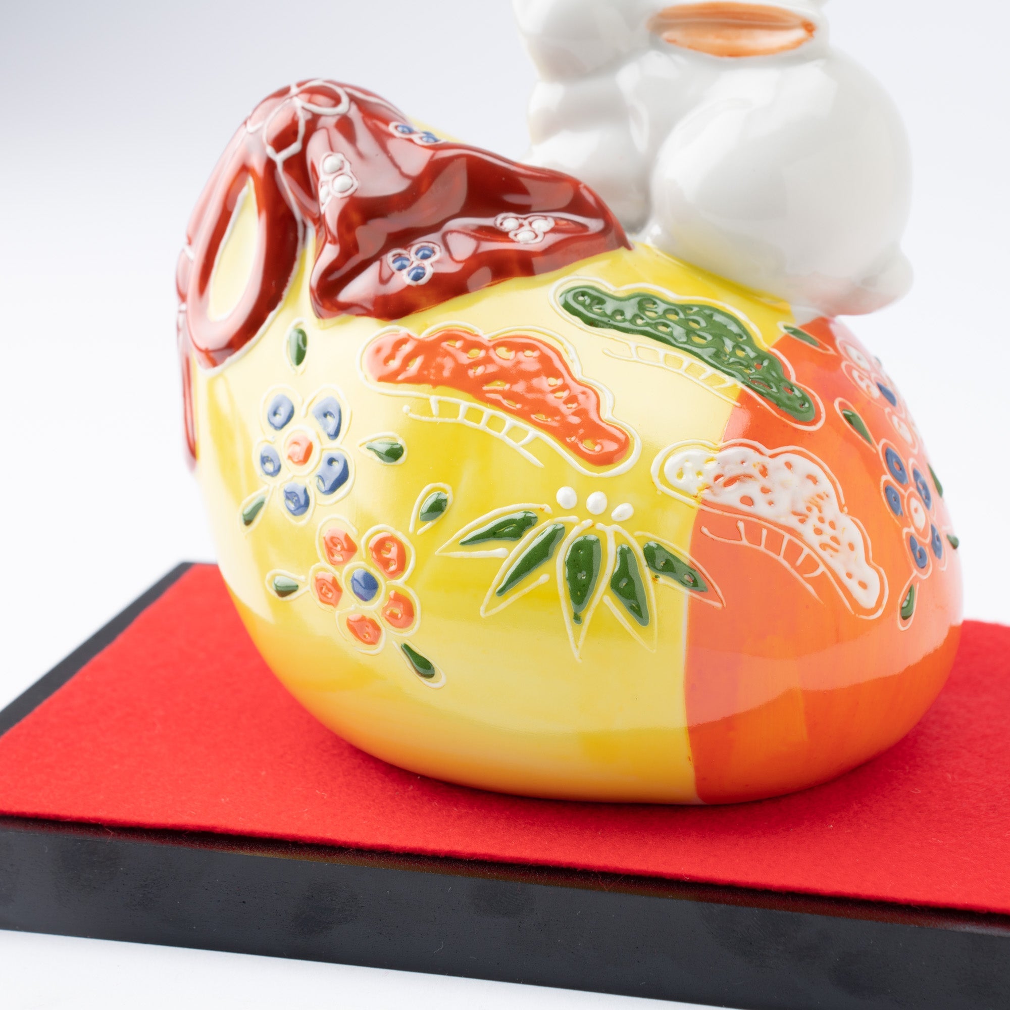 Choho Kiln Kutani Rabbit and Yellow Treasure Bag - MUSUBI KILN - Quality Japanese Tableware and Gift