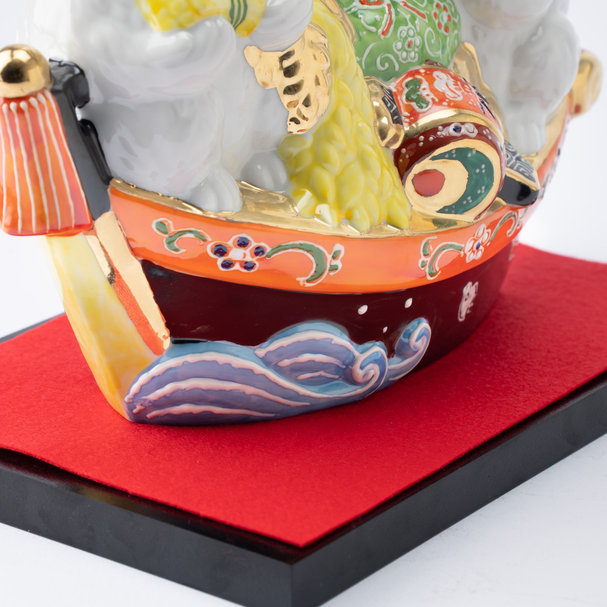 Choho Kiln Kutani Two Rabbits and Treasure Boat - MUSUBI KILN - Quality Japanese Tableware and Gift