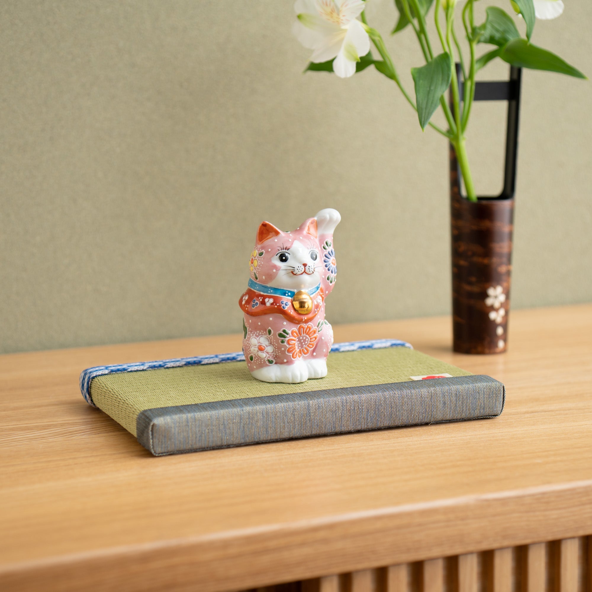 Choho Kiln Pink Mori Kutani Lucky Cat 3.7in - MUSUBI KILN - Quality Japanese Tableware and Gift